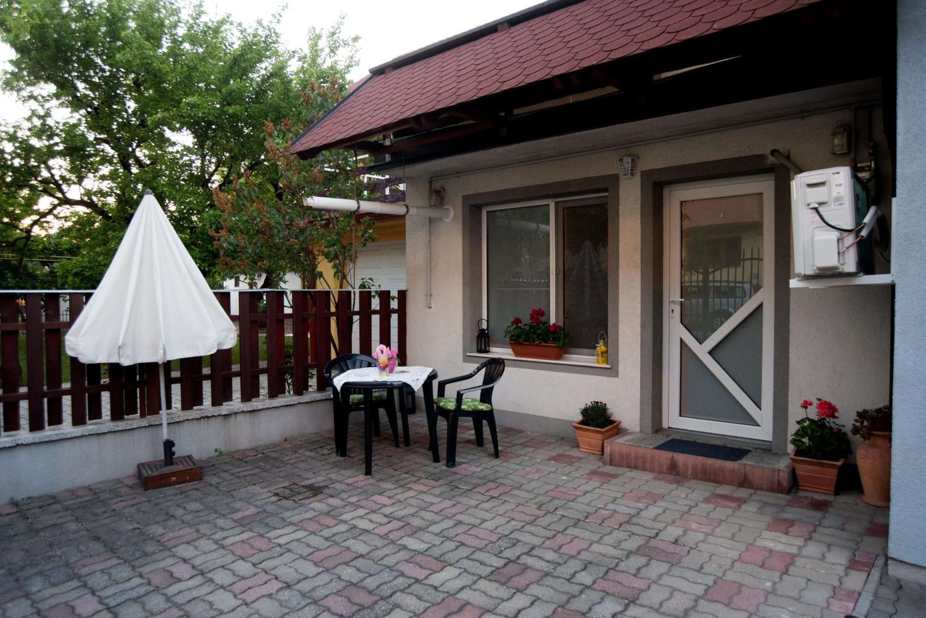 Cassa Blue view 3