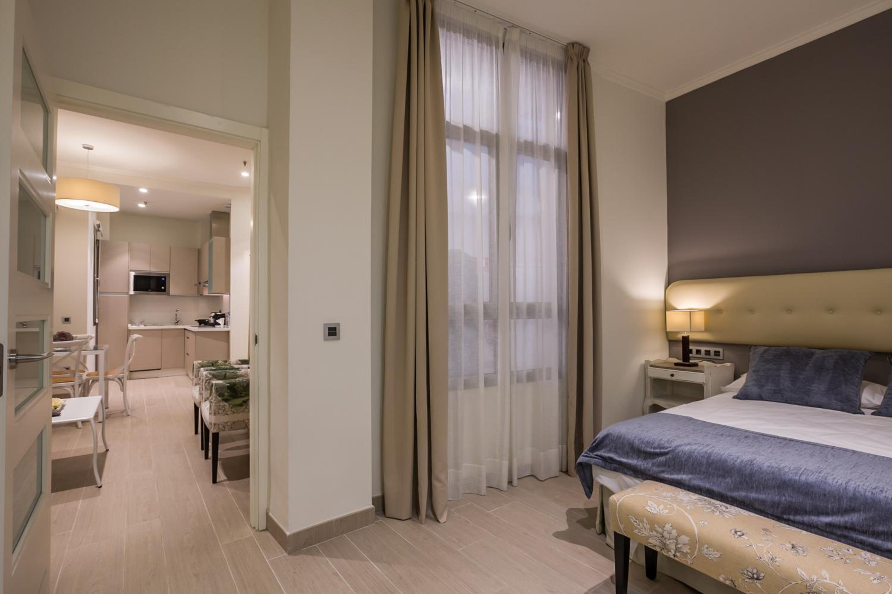 Welldone Cathedral Suites