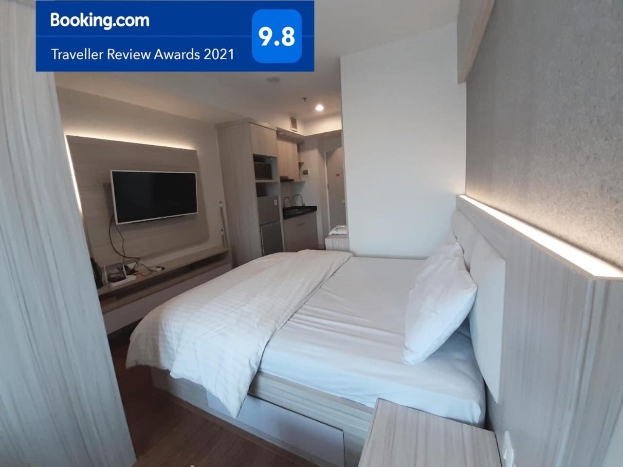 Apartemen Grand Kamala Lagoon Studio By Bonzela Property, Bekasi - 9
