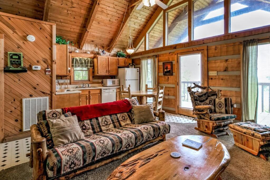 View! Private Studio Cabin,Hot Tub,RELAX,Honeymoon view 5