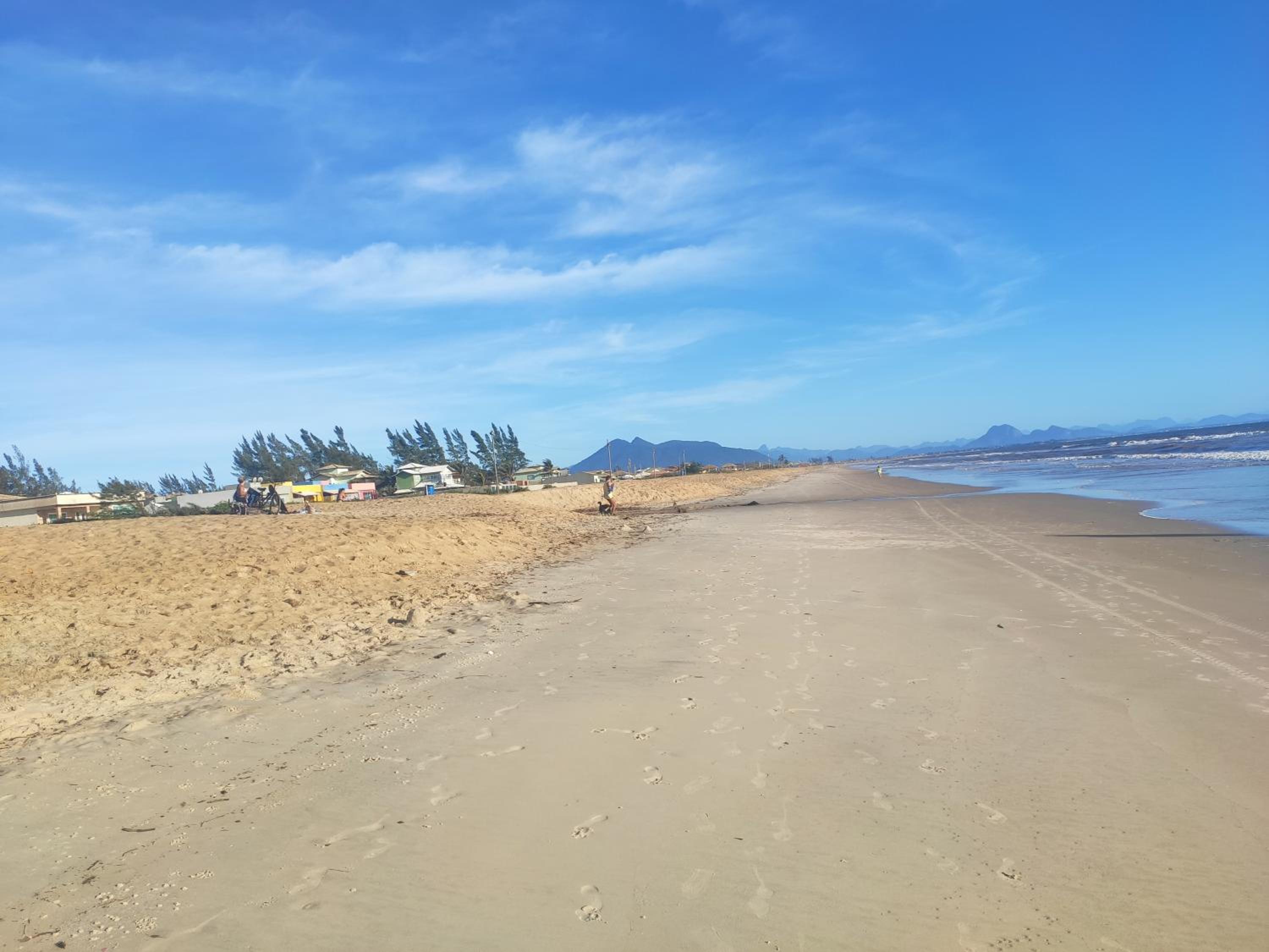 Cabo Frio, Piscina de frente pro Mar, Pé na areia