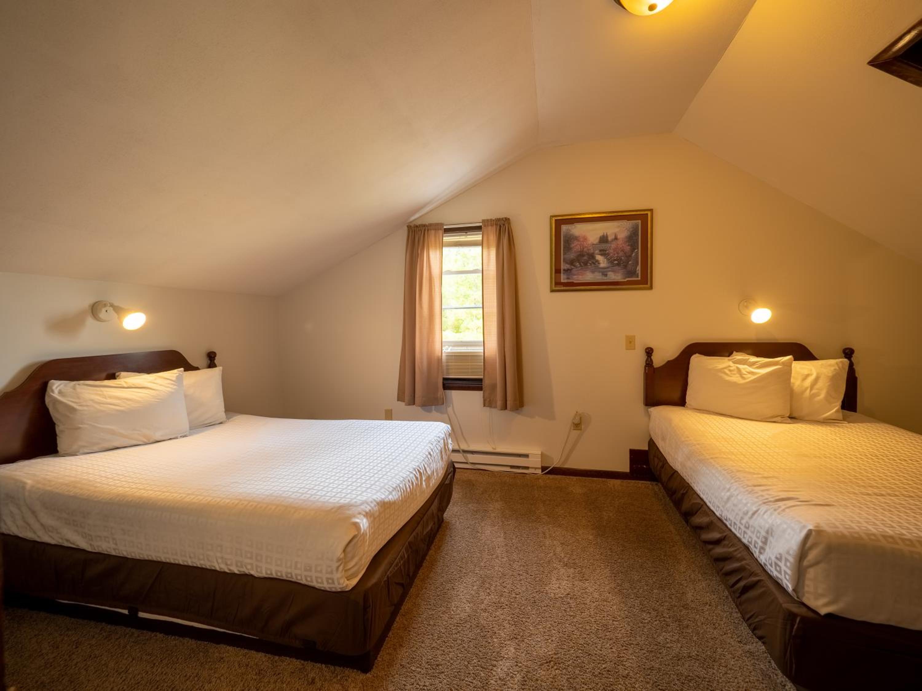 Lake 'N Pines Motel