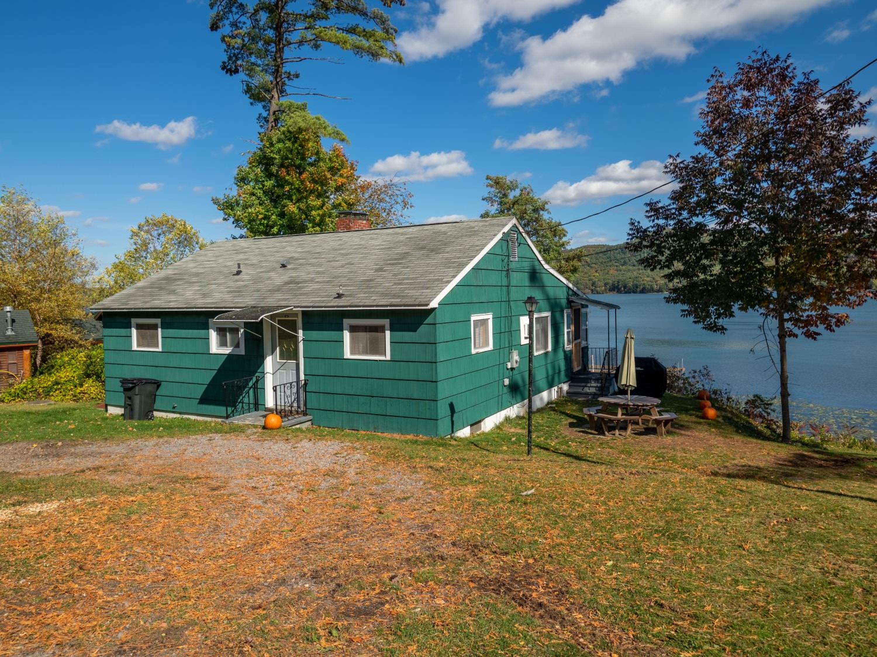 Lake 'N Pines Motel