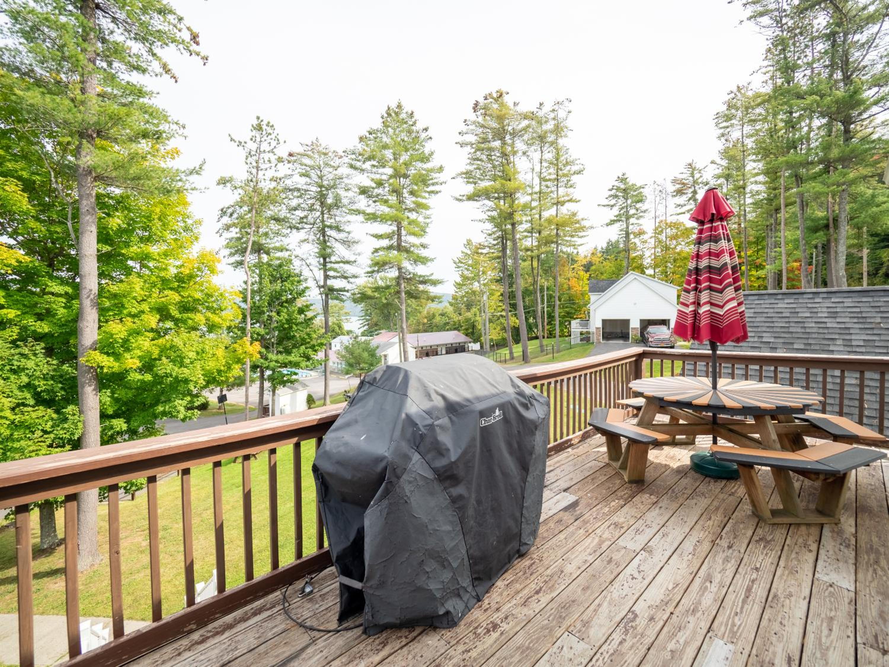 Lake 'N Pines Motel