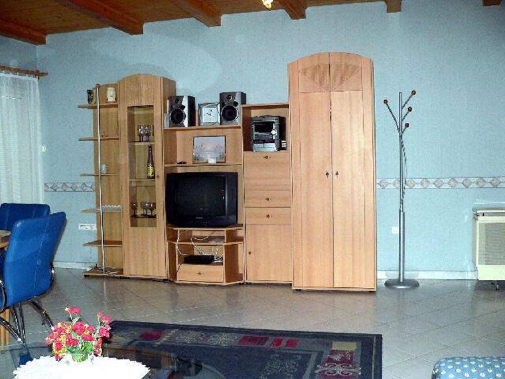Pine Wood Apartment 7 view 2