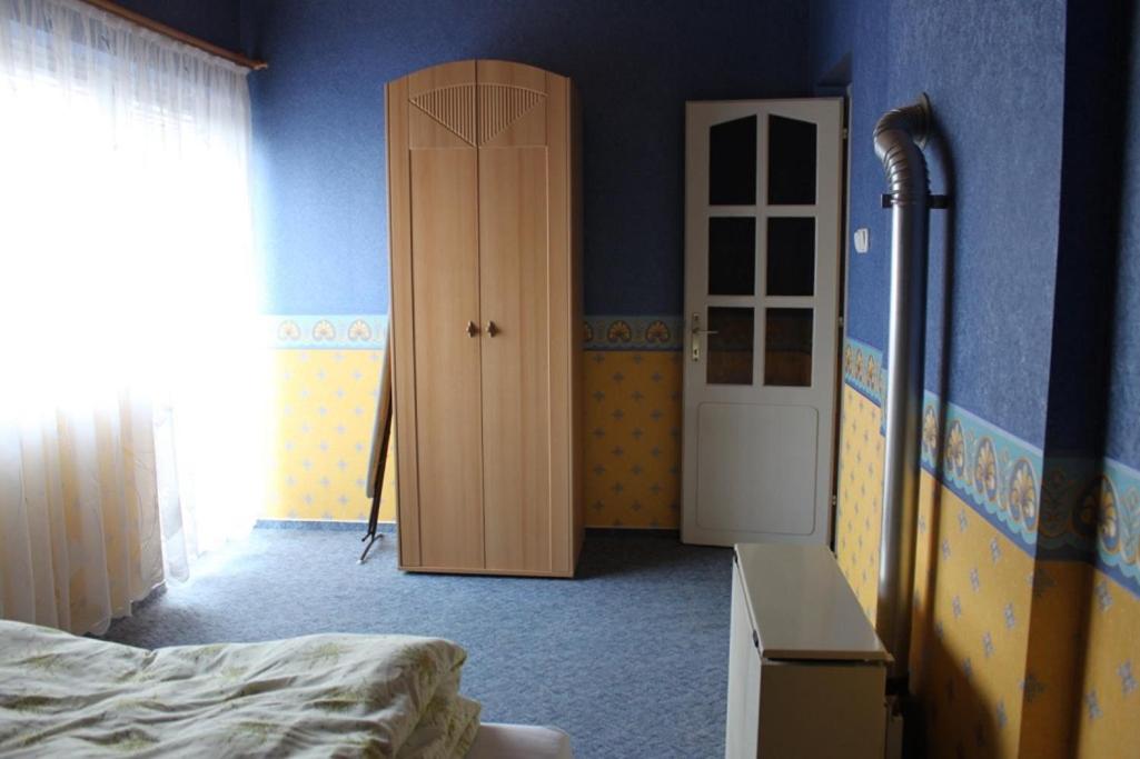 Pine Wood Apartment 7 view 3