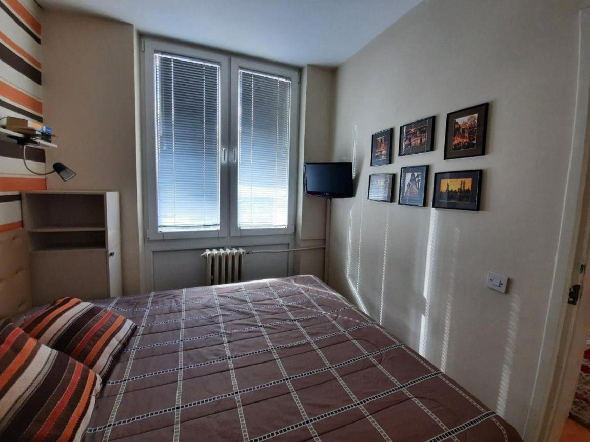 Skopje - center bright apartment