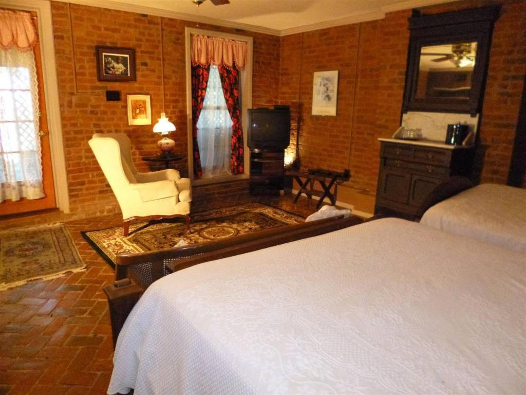 Corners Mansion Inn - A Bed and Breakfast