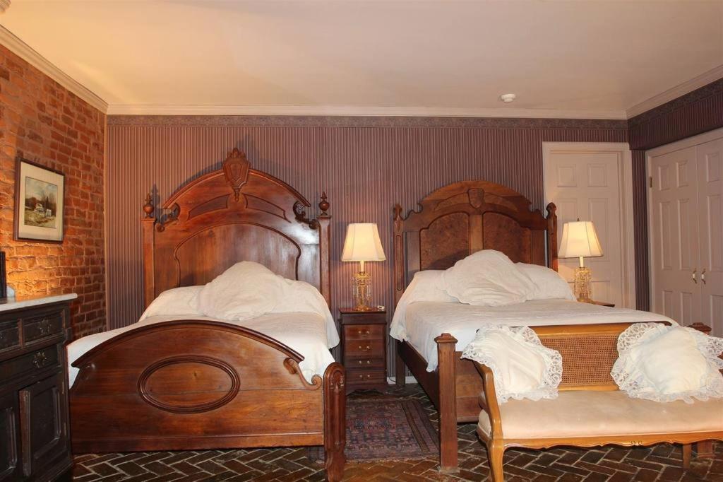 Corners Mansion Inn - A Bed and Breakfast