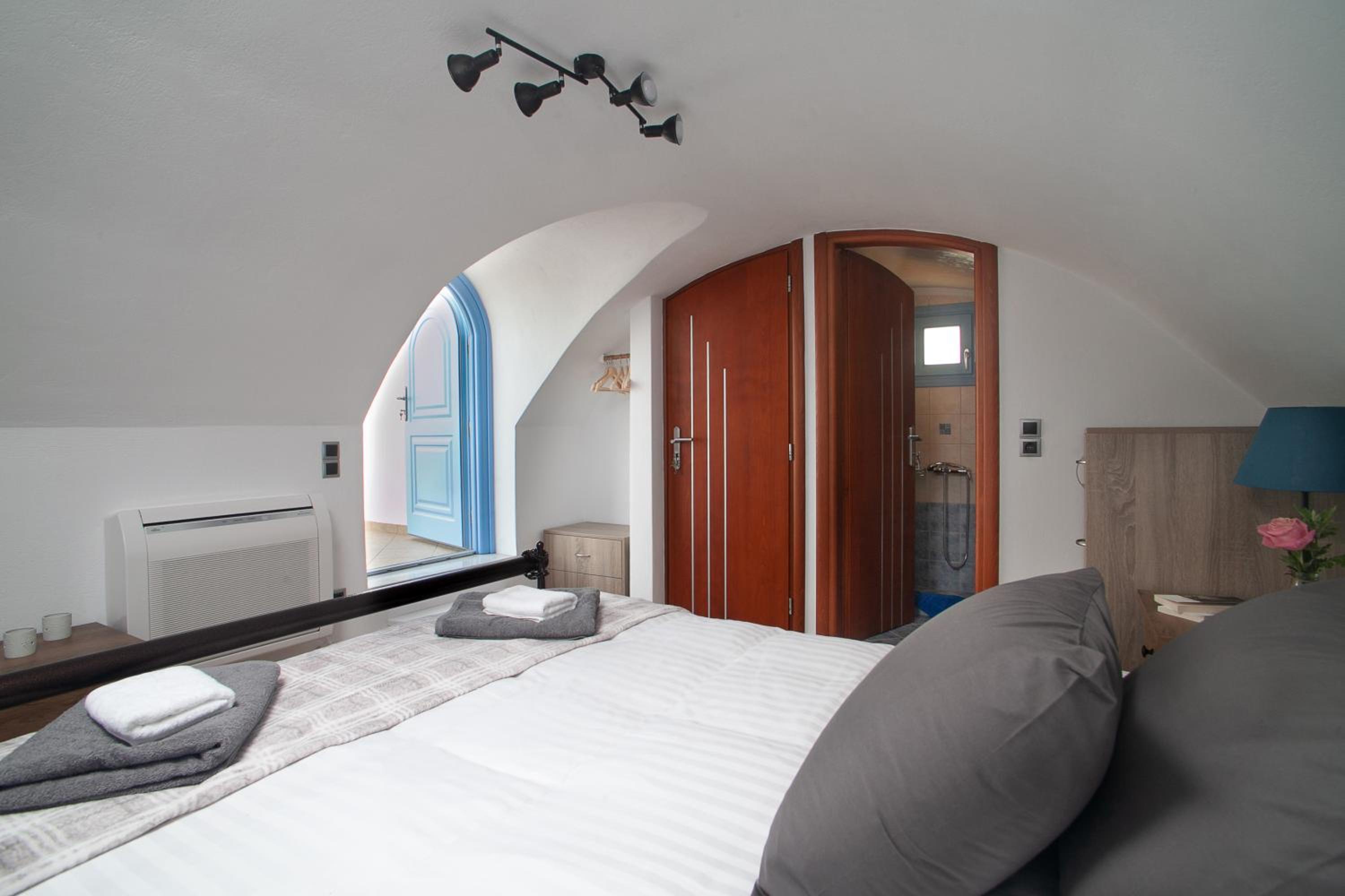 Sunrise Apartment Santorini