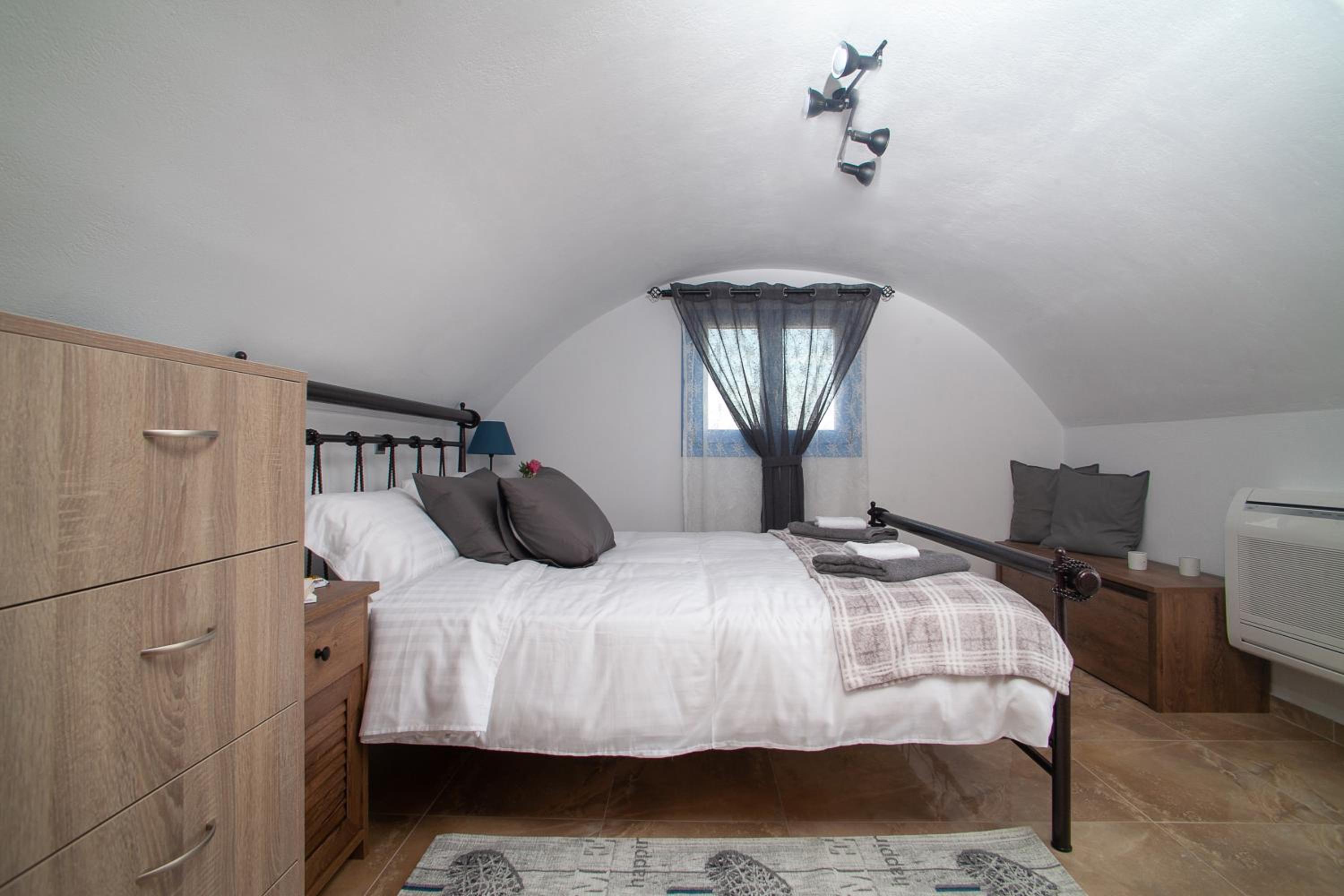 Sunrise Apartment Santorini