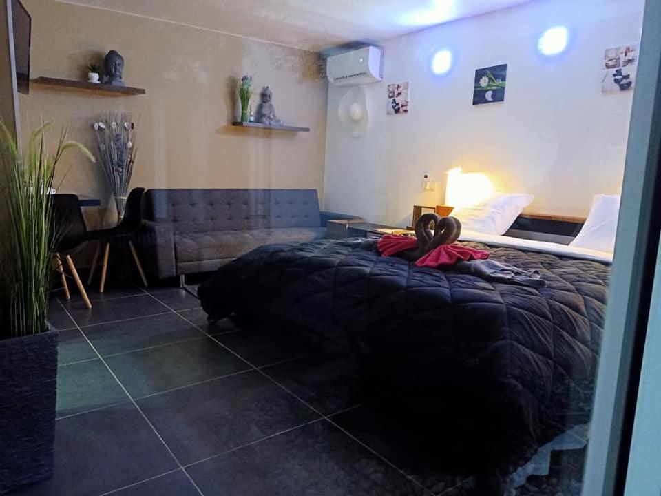Mas La Farelle Chambre d'hote,Fitness & Salle de jeux Gratuite & SPA en supplément view 5