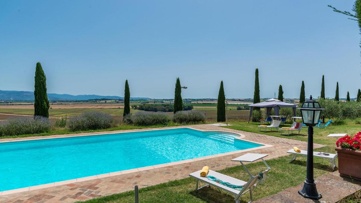CASALE BROLIO 12&2, Emma Villas view 2