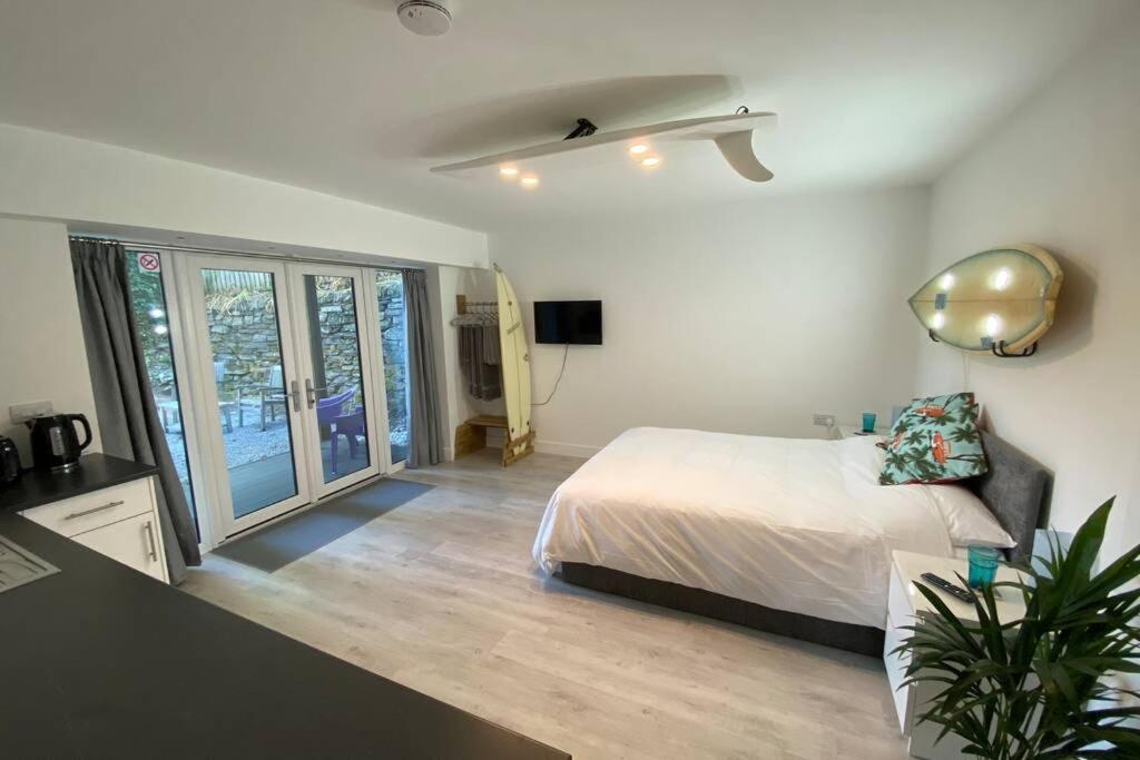 Beachfront Escape Surf-Style Studio view 4