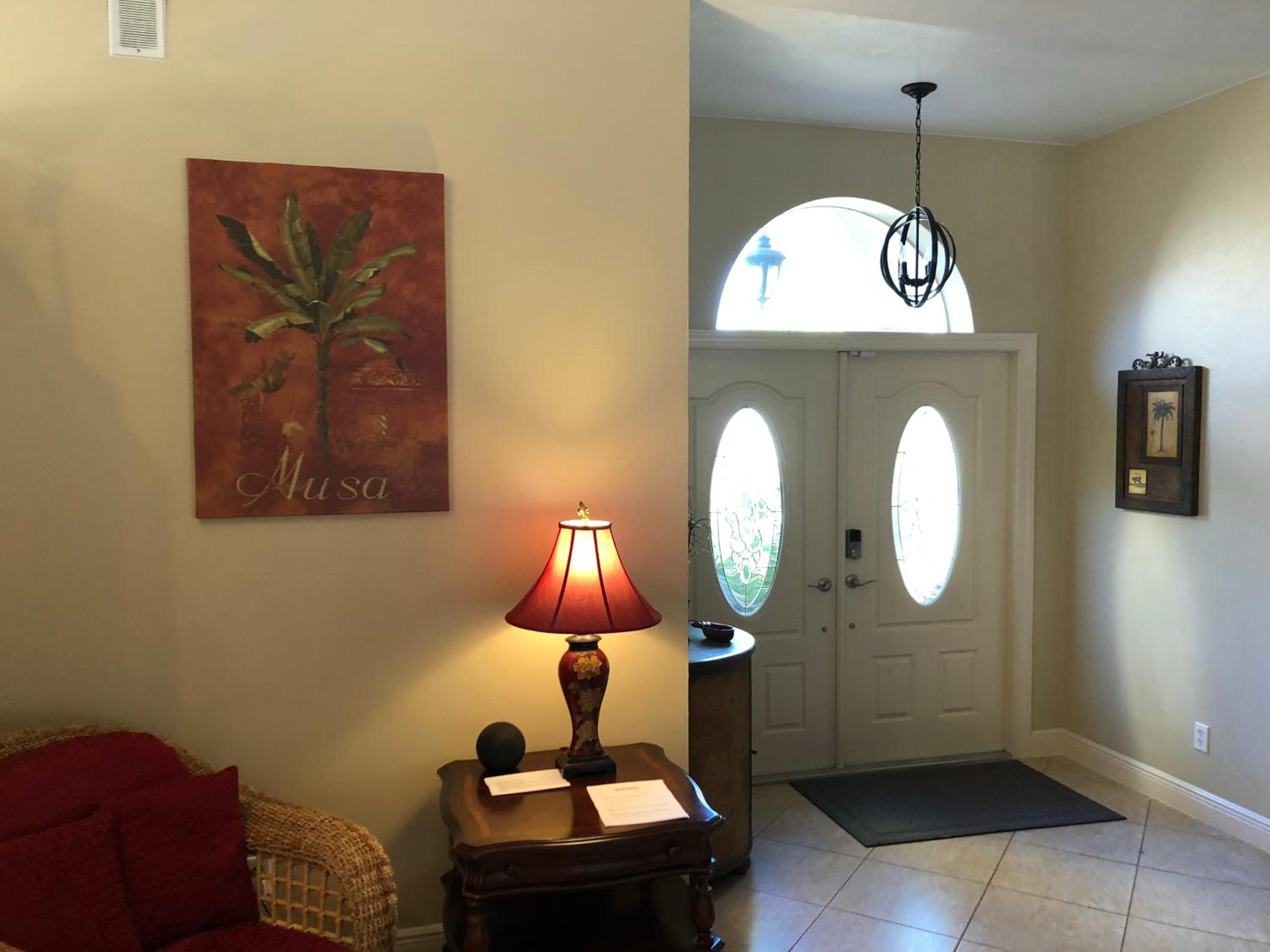 Hotel Tiki Paradise House & pool - 10 min to Beach! - Image 1