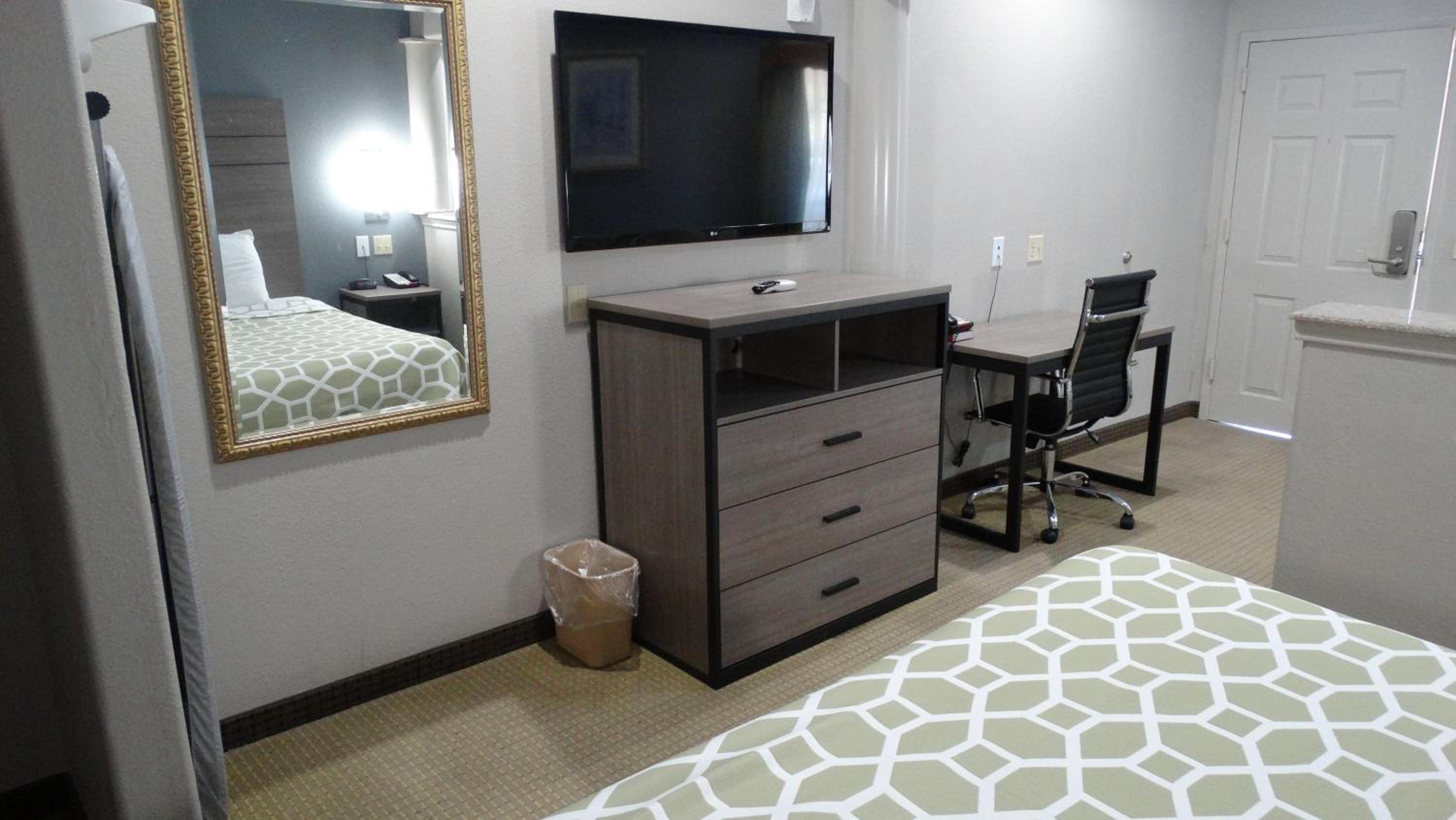 Regency Inn and Suites Humble - Property Image 3