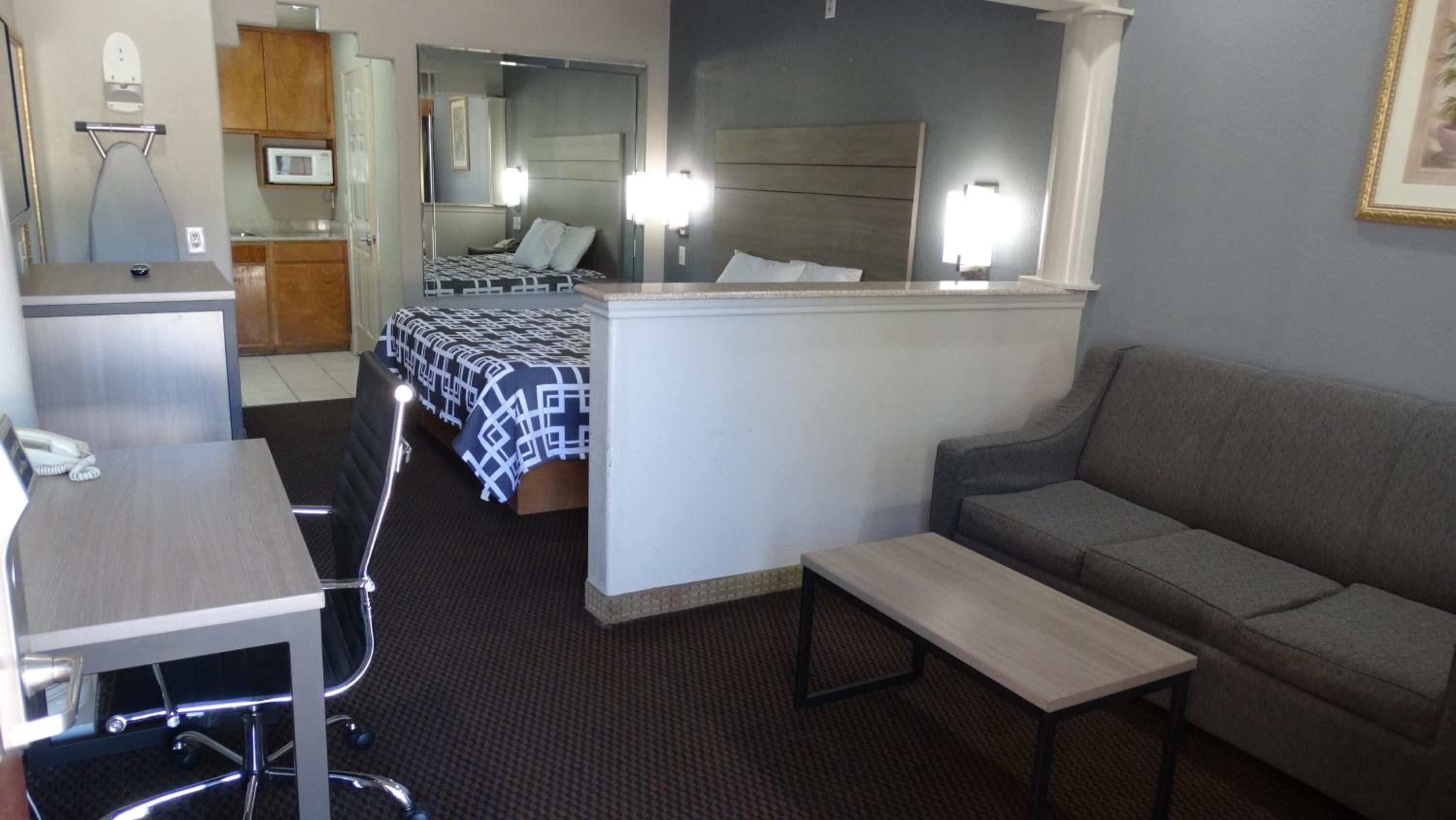 Regency Inn and Suites Humble - Property Image 6