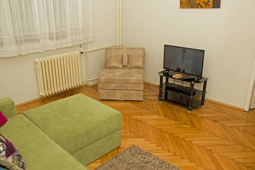 Photo 18