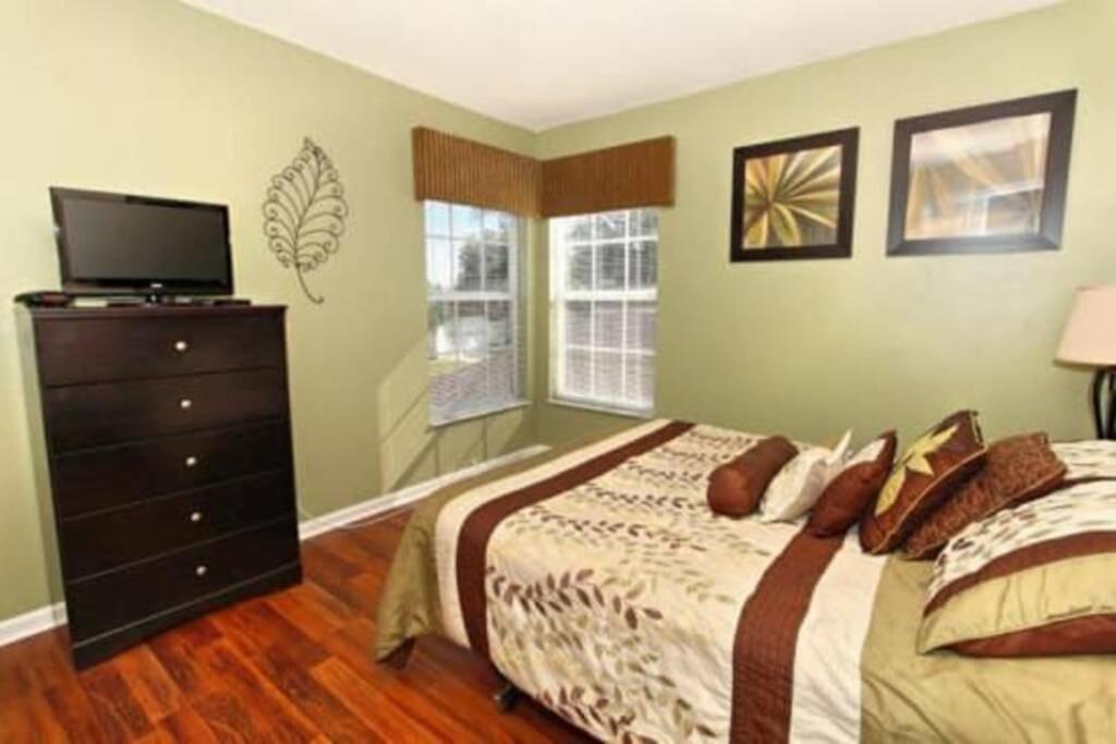 Jewel Of Disney Two 5Bdrm Pool House view 3