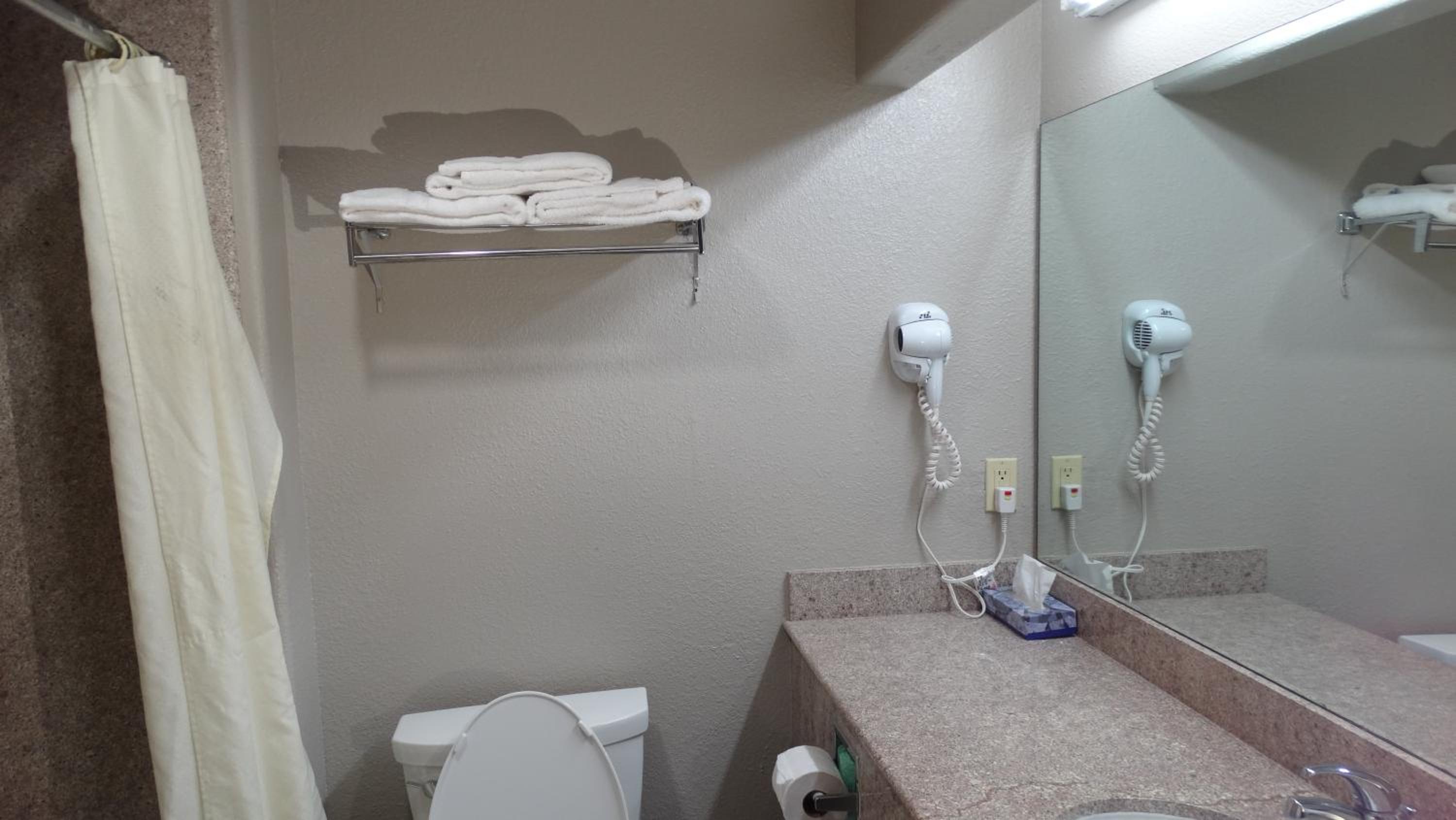 Regency Inn and Suites Humble - Property Image 12