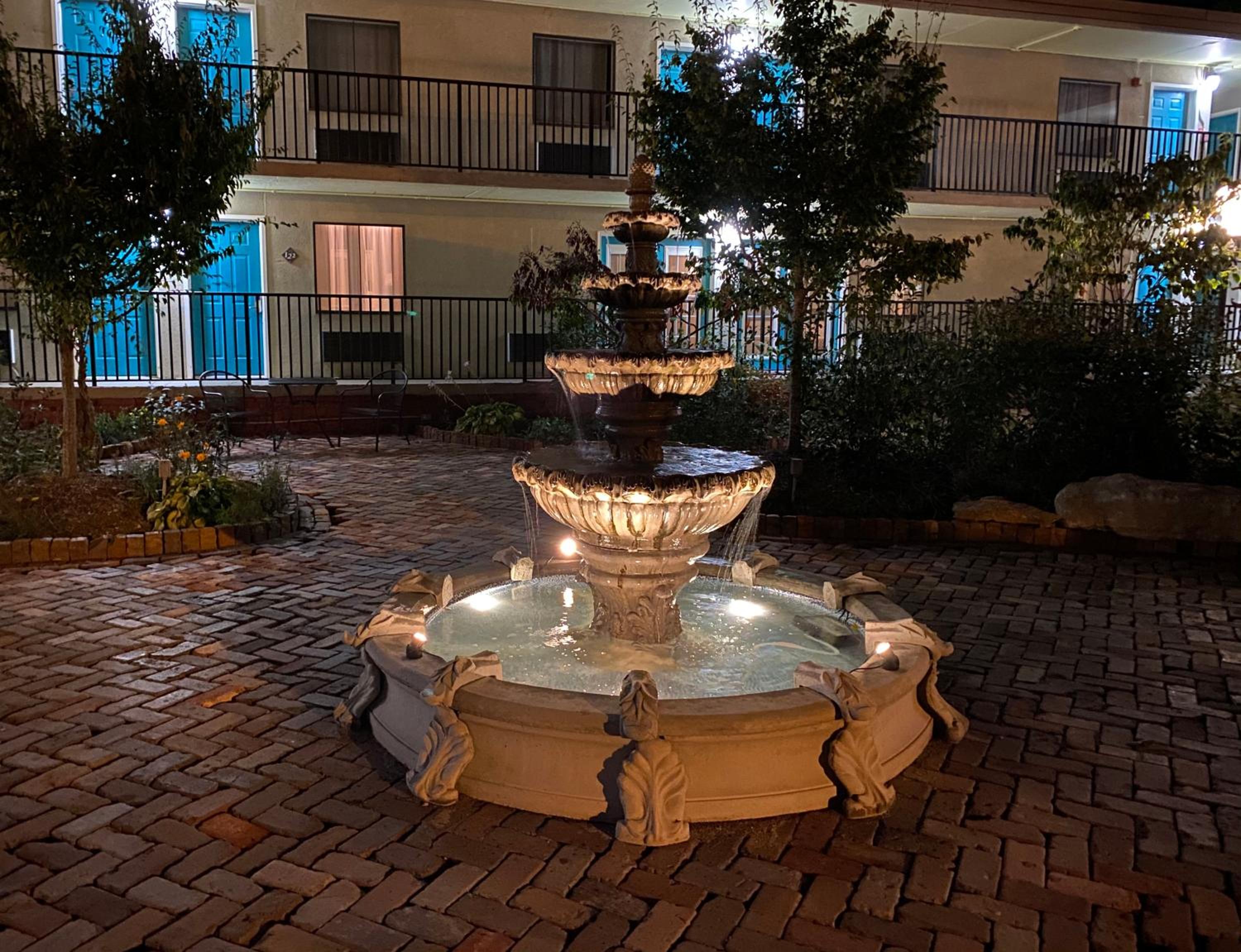 Cascades Inn