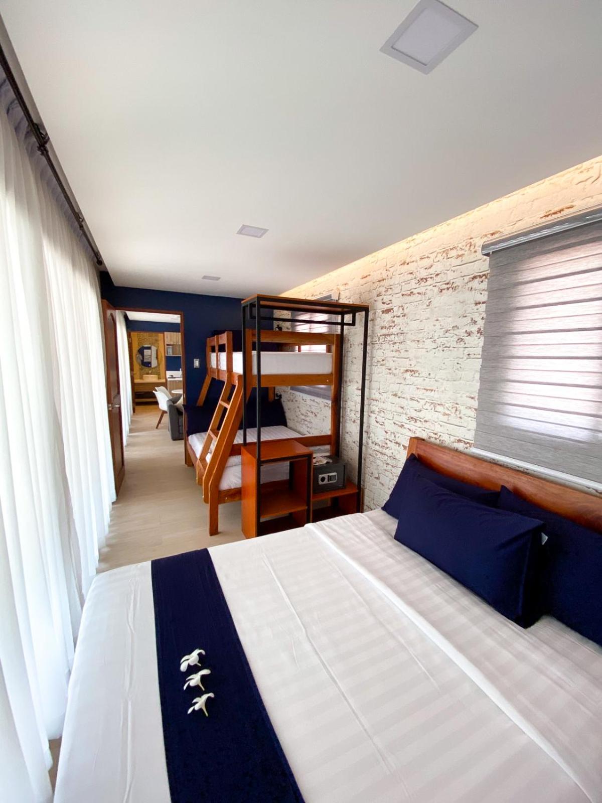 Crusoe Cabins Casobe view 5