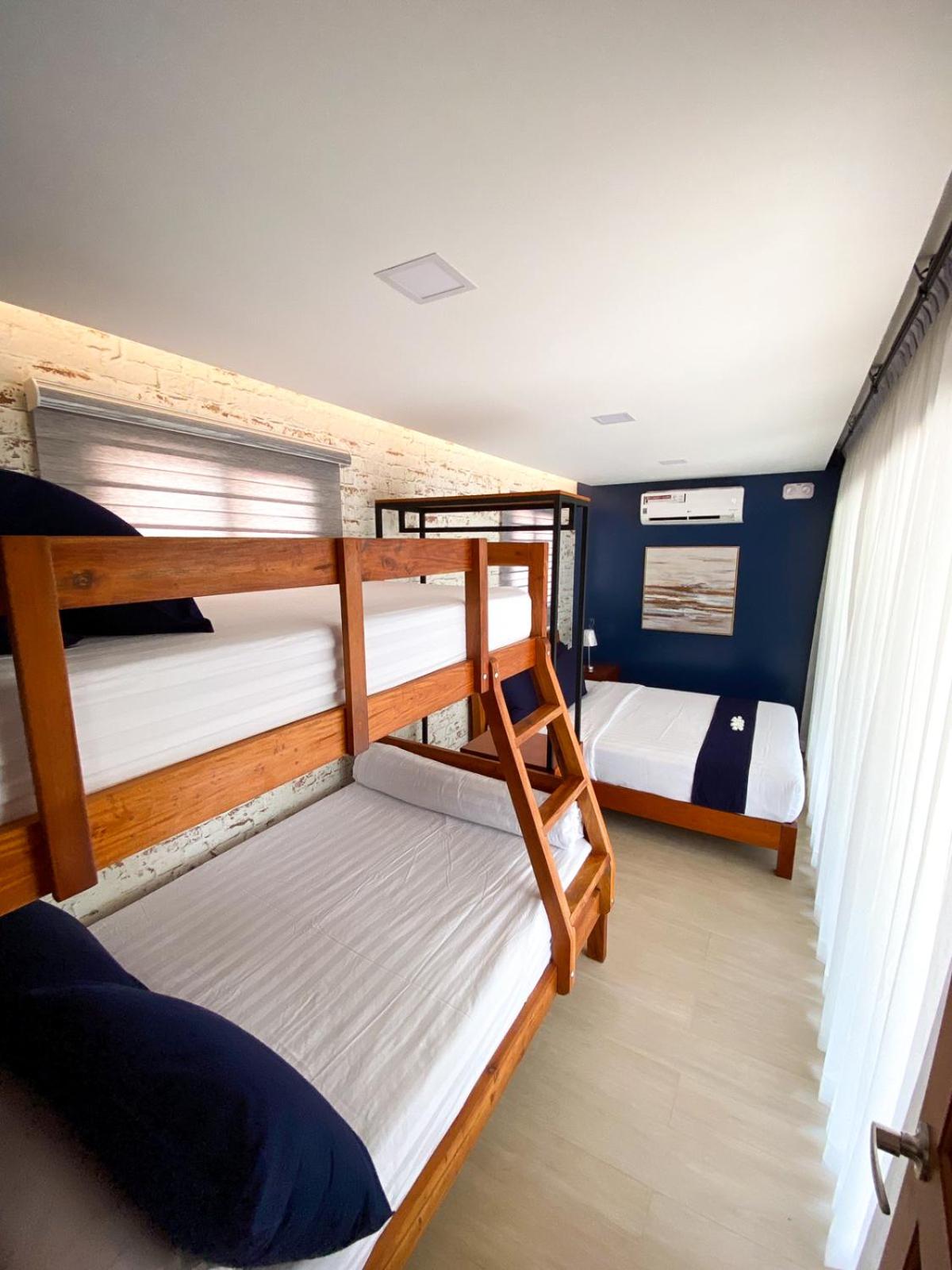 Crusoe Cabins Casobe view 3