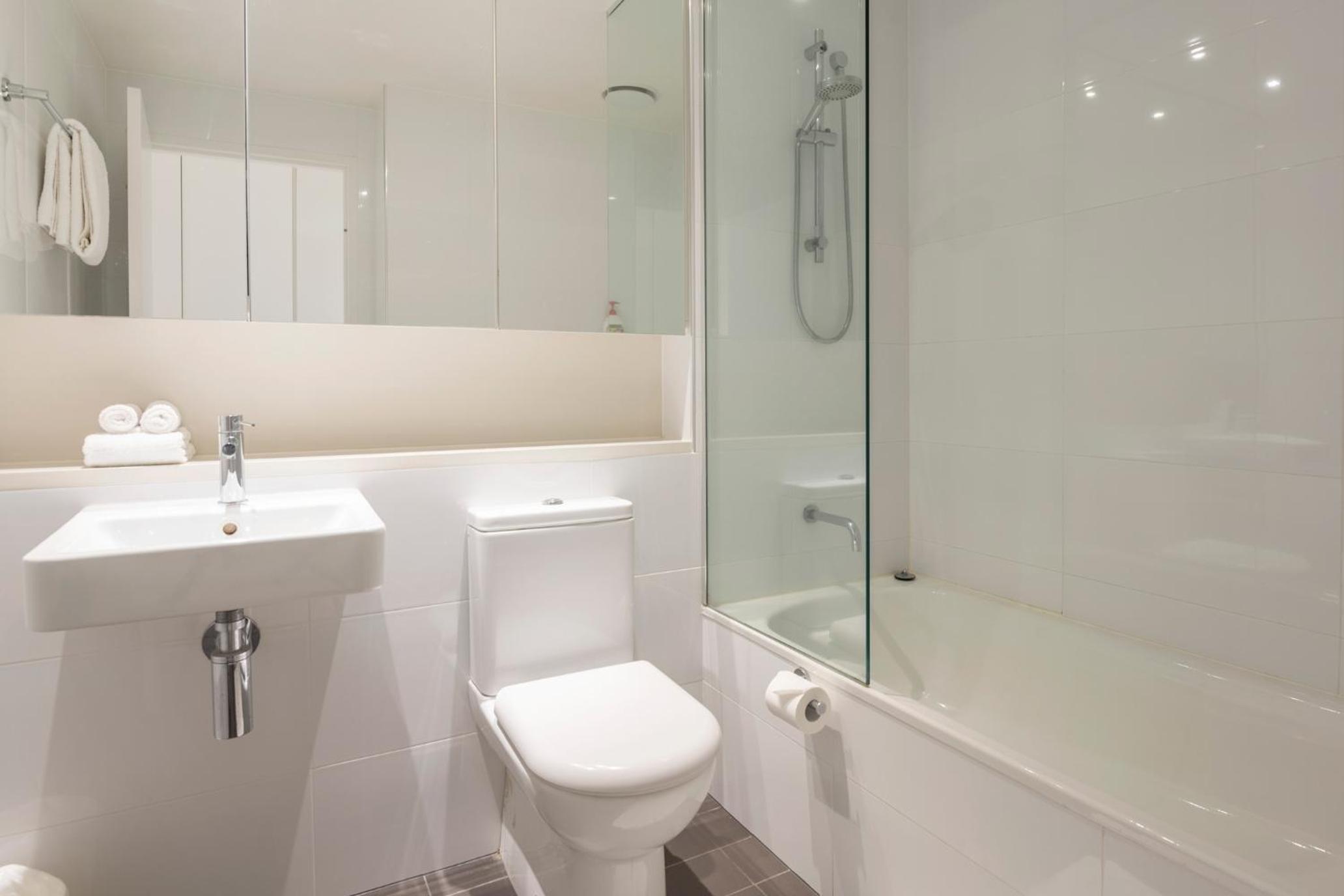 Saltwater Suites - Waterfront Apartments