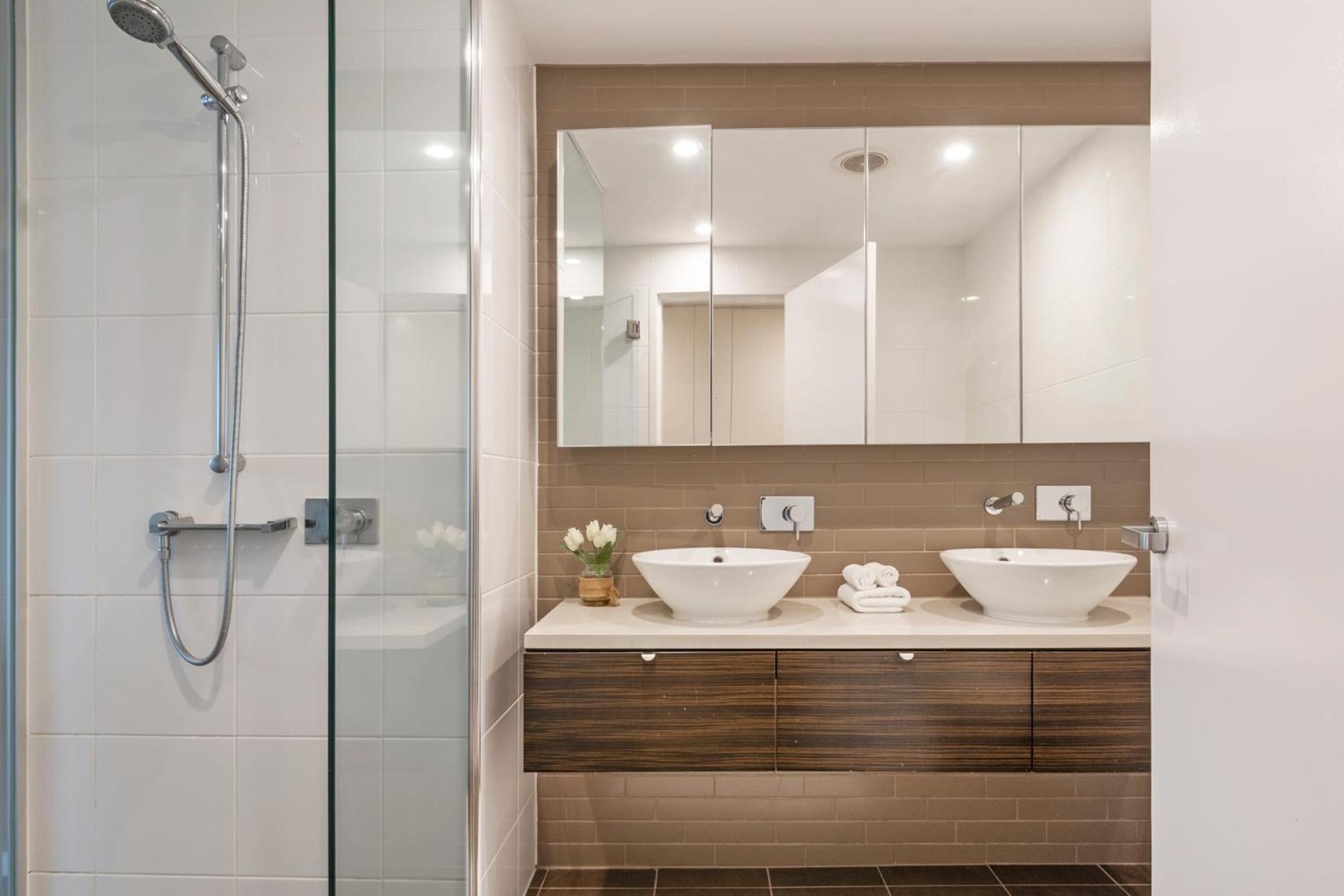 Saltwater Suites - Waterfront Apartments