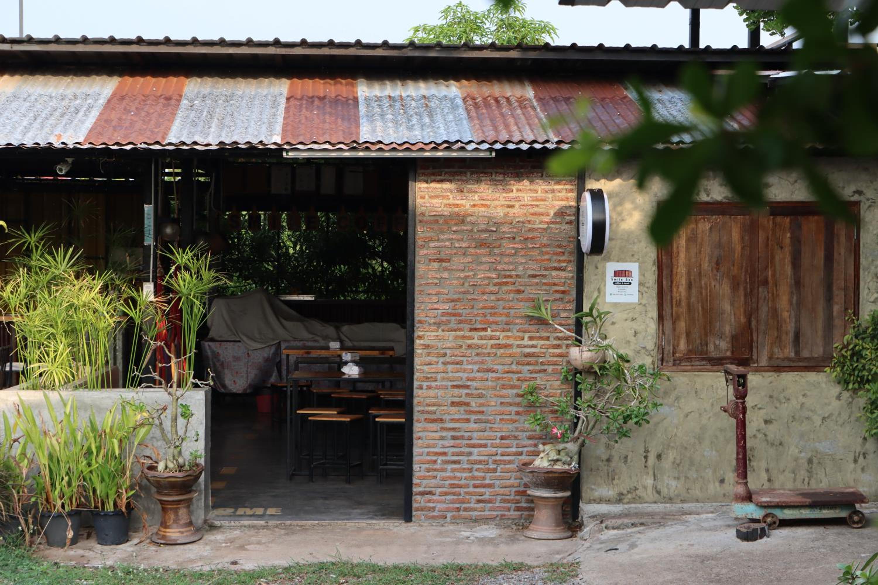 Smile Box Coffee & Resort