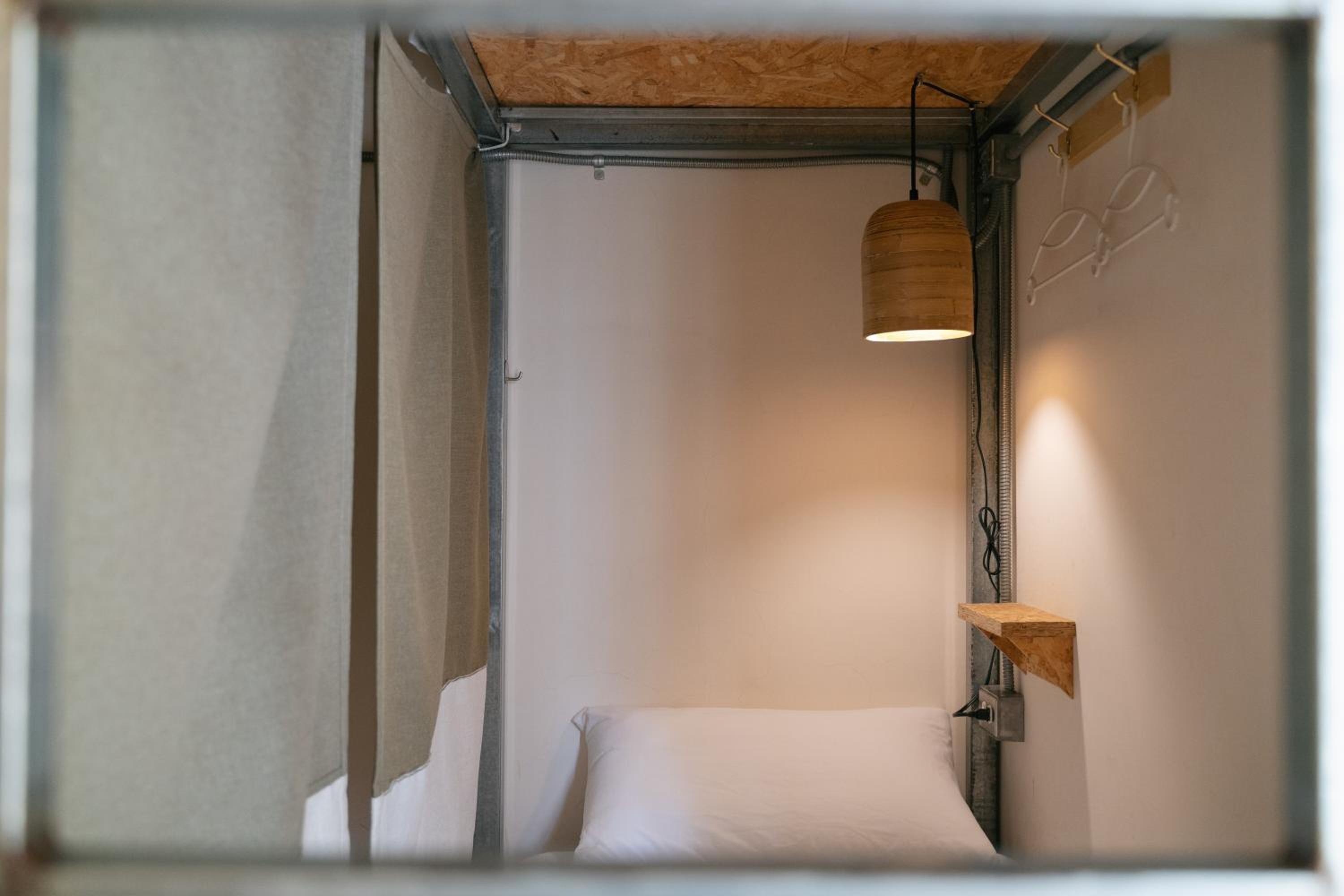 365.Hostel