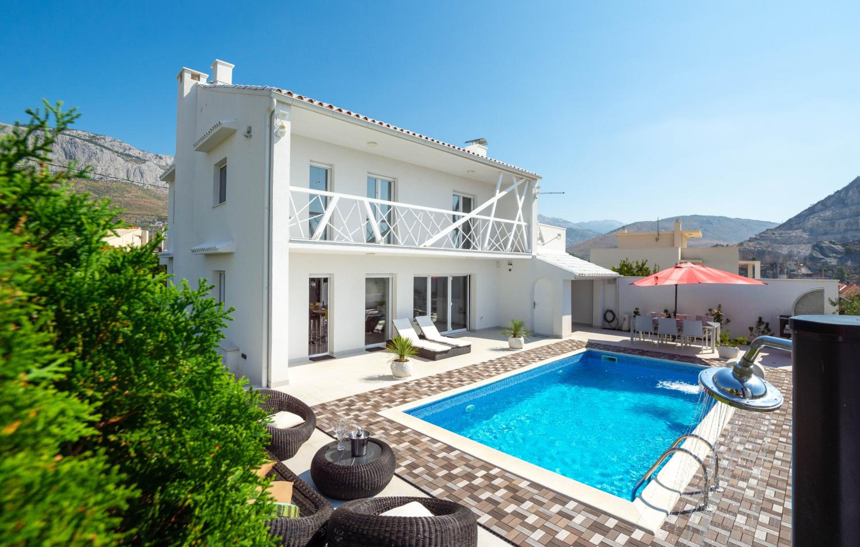 Villa Irresistible