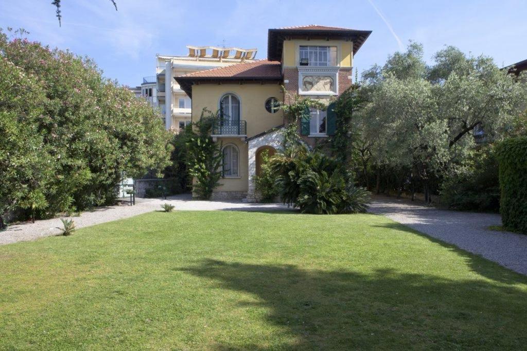 Villa Ondina - Wonderful villa with private beach and big garden