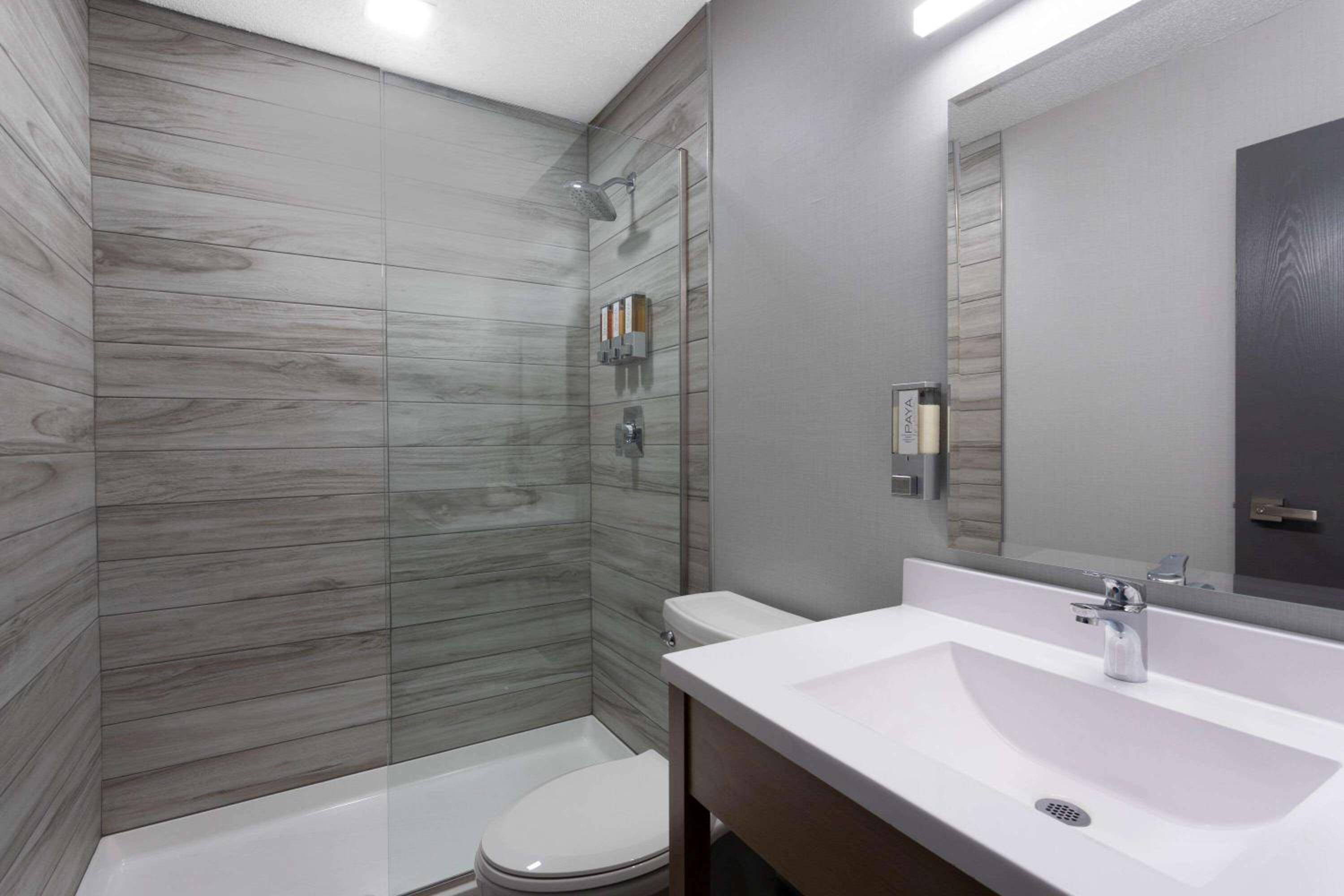 Travelodge by Wyndham Elkhart