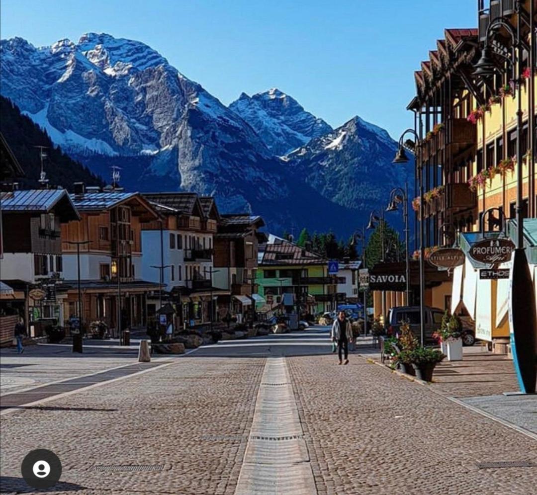 Chalet 5 Laghi / LuxApt / Town Centre view 4