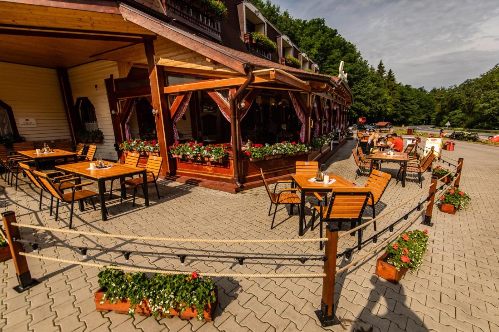 Pensiune Restaurant Lyra