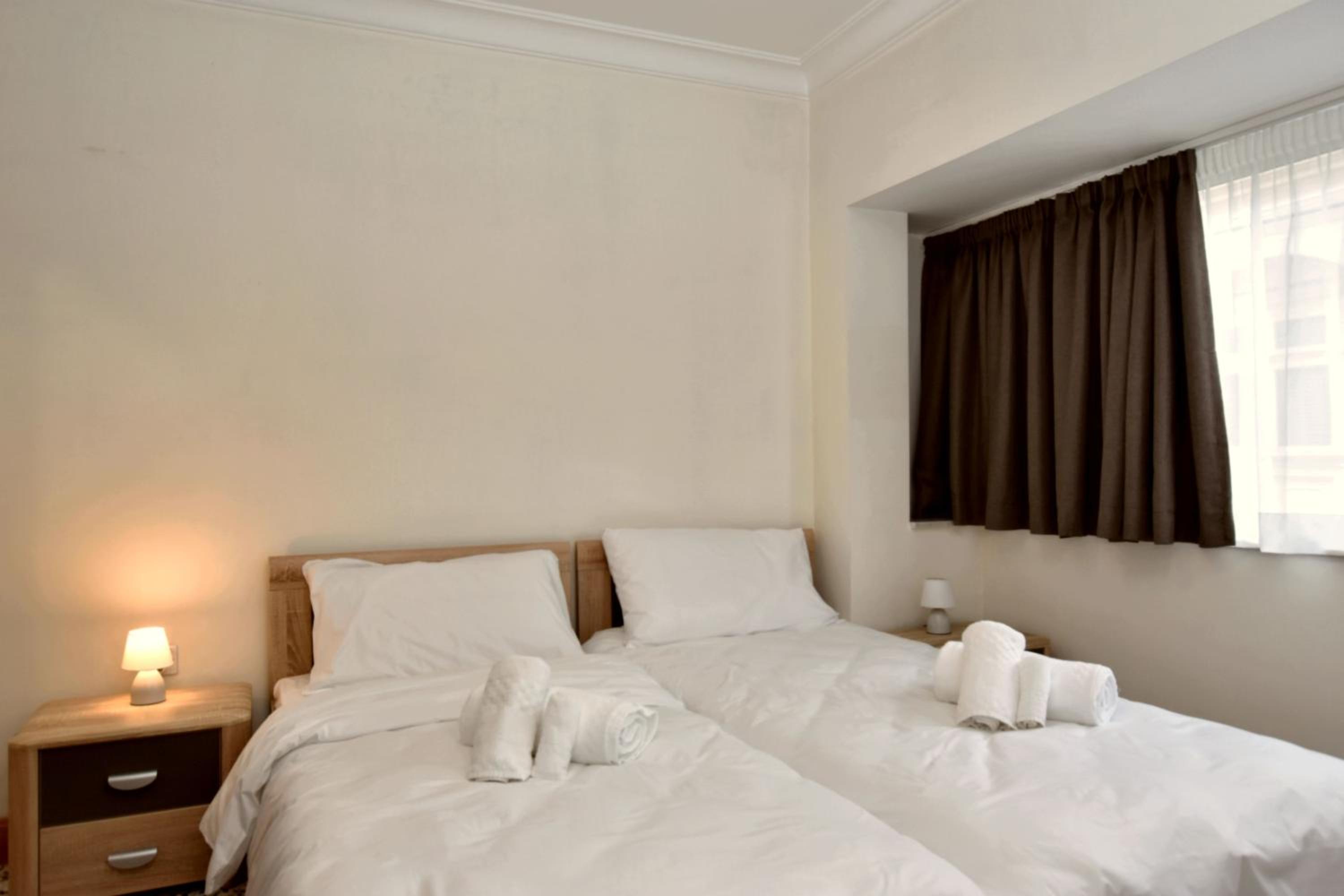 2 Bedroom Central & Spacious with Sea Views view 2