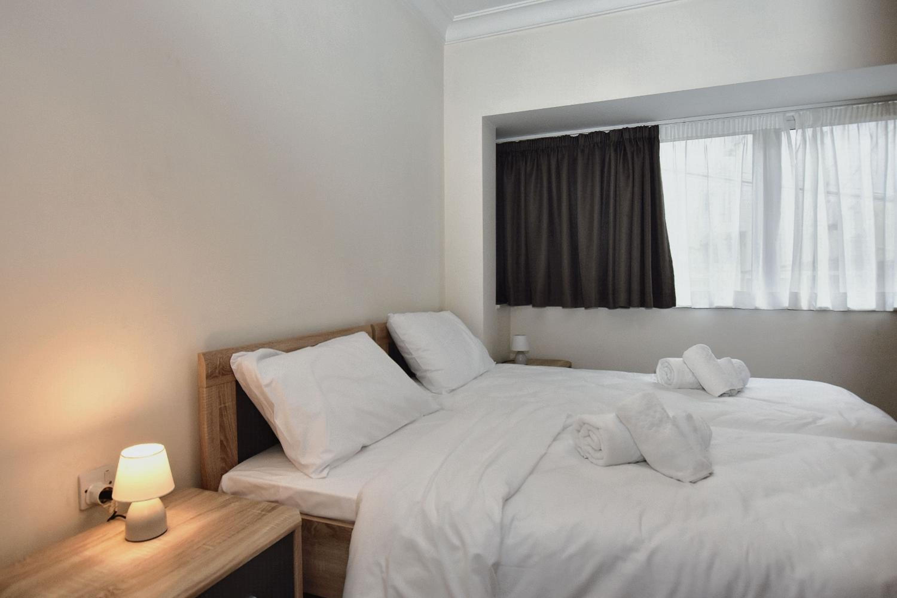2 Bedroom Central & Spacious with Sea Views view 3
