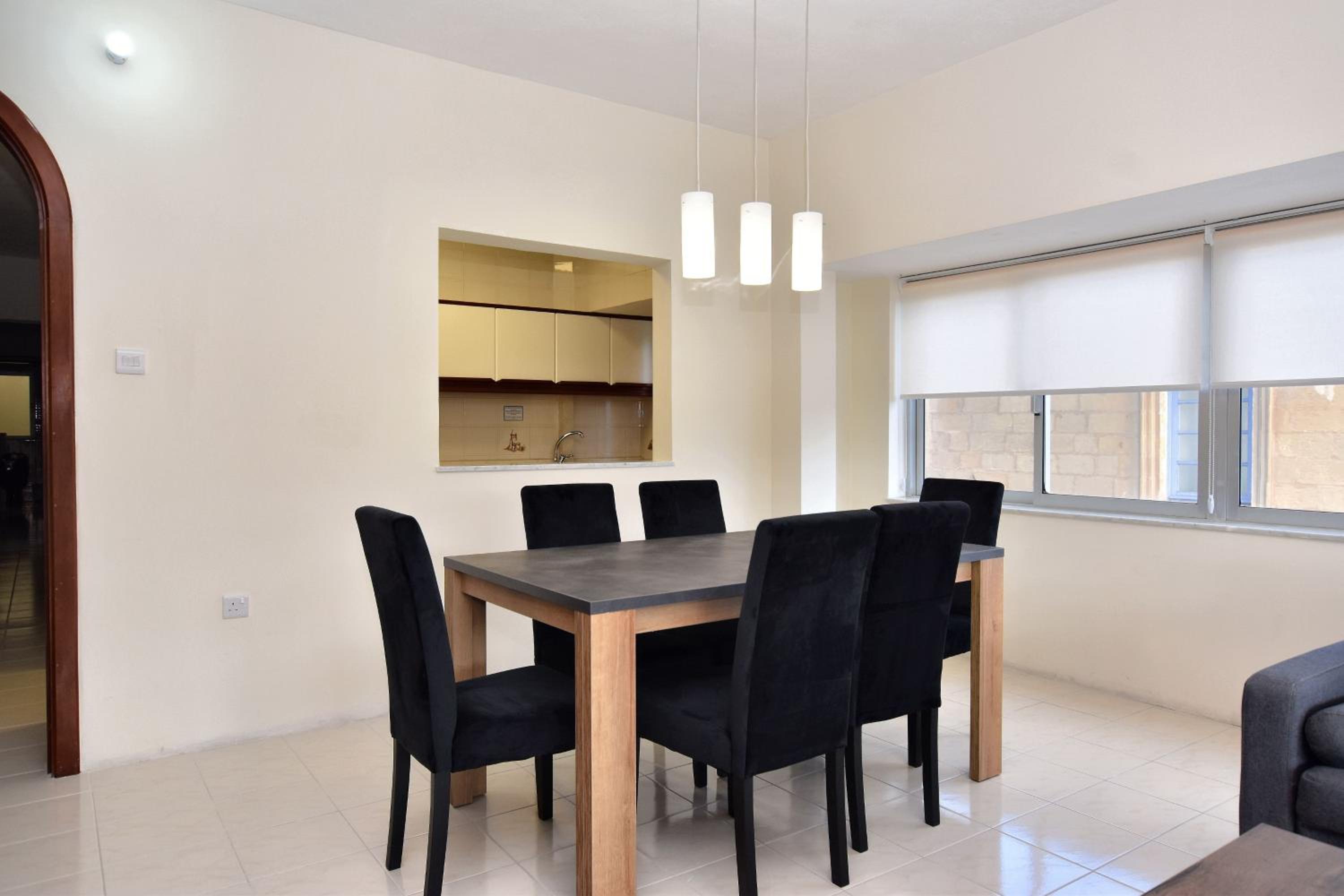 Bright & Spacious 2 Bedroom with Marina View