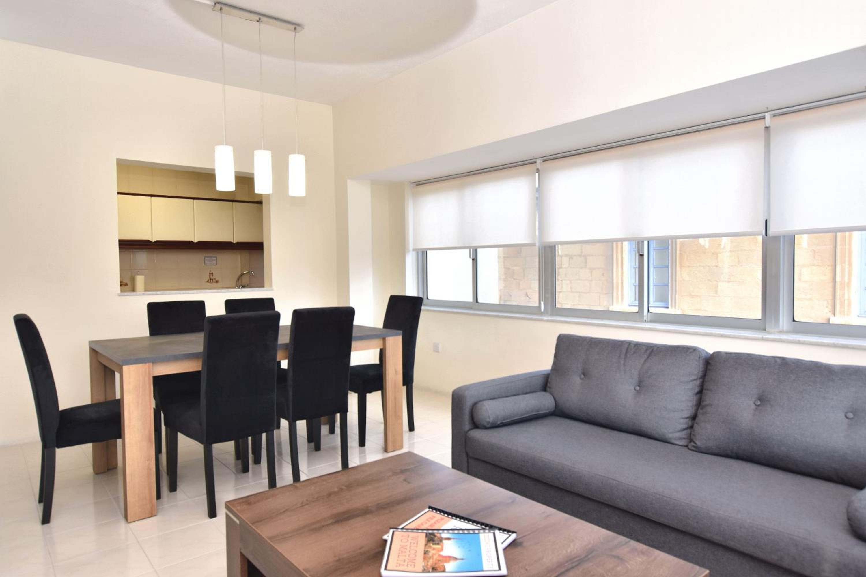 Bright & Spacious 2 Bedroom with Marina View