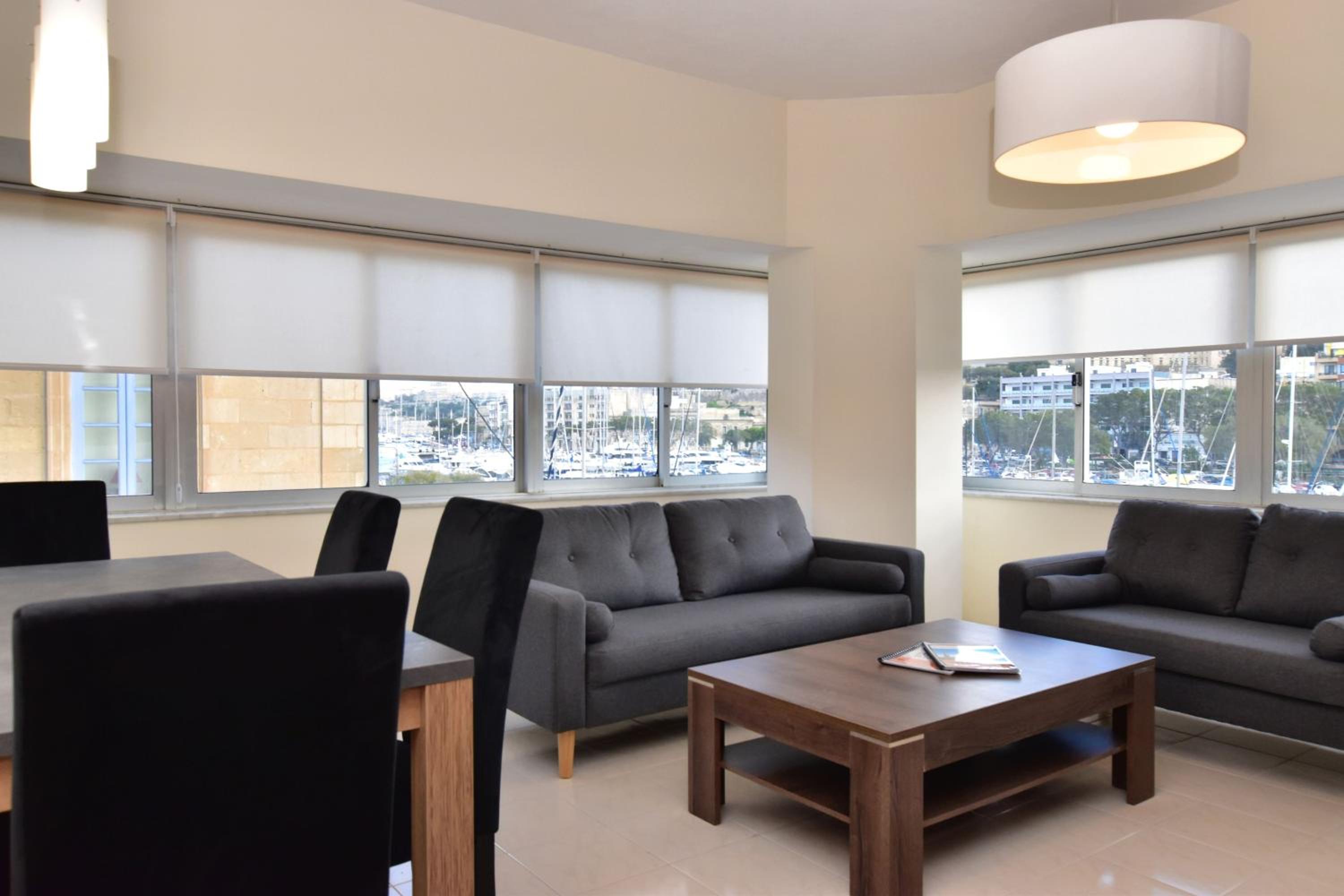Sea view Spacious 2 bedroom central apartment view 3