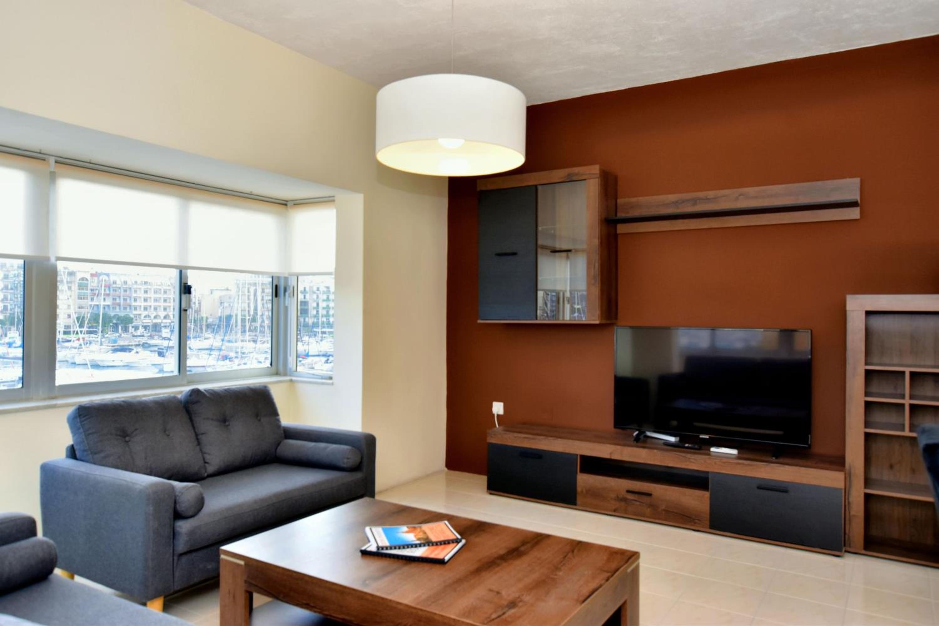 Sea view Spacious 2 bedroom central apartment view 5