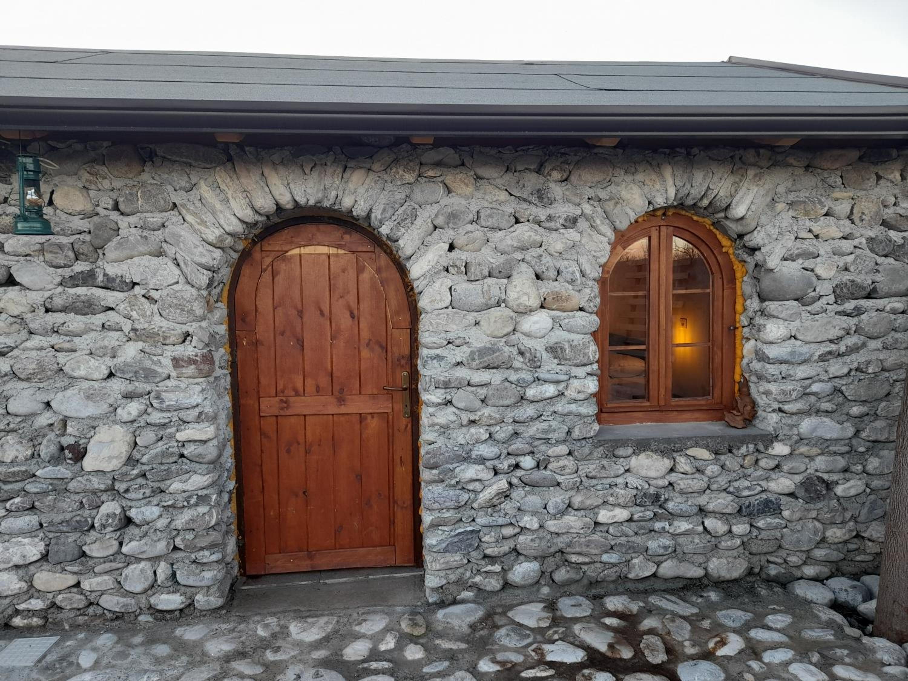 Windmill Shkodra Gesthouse Camping & Grill