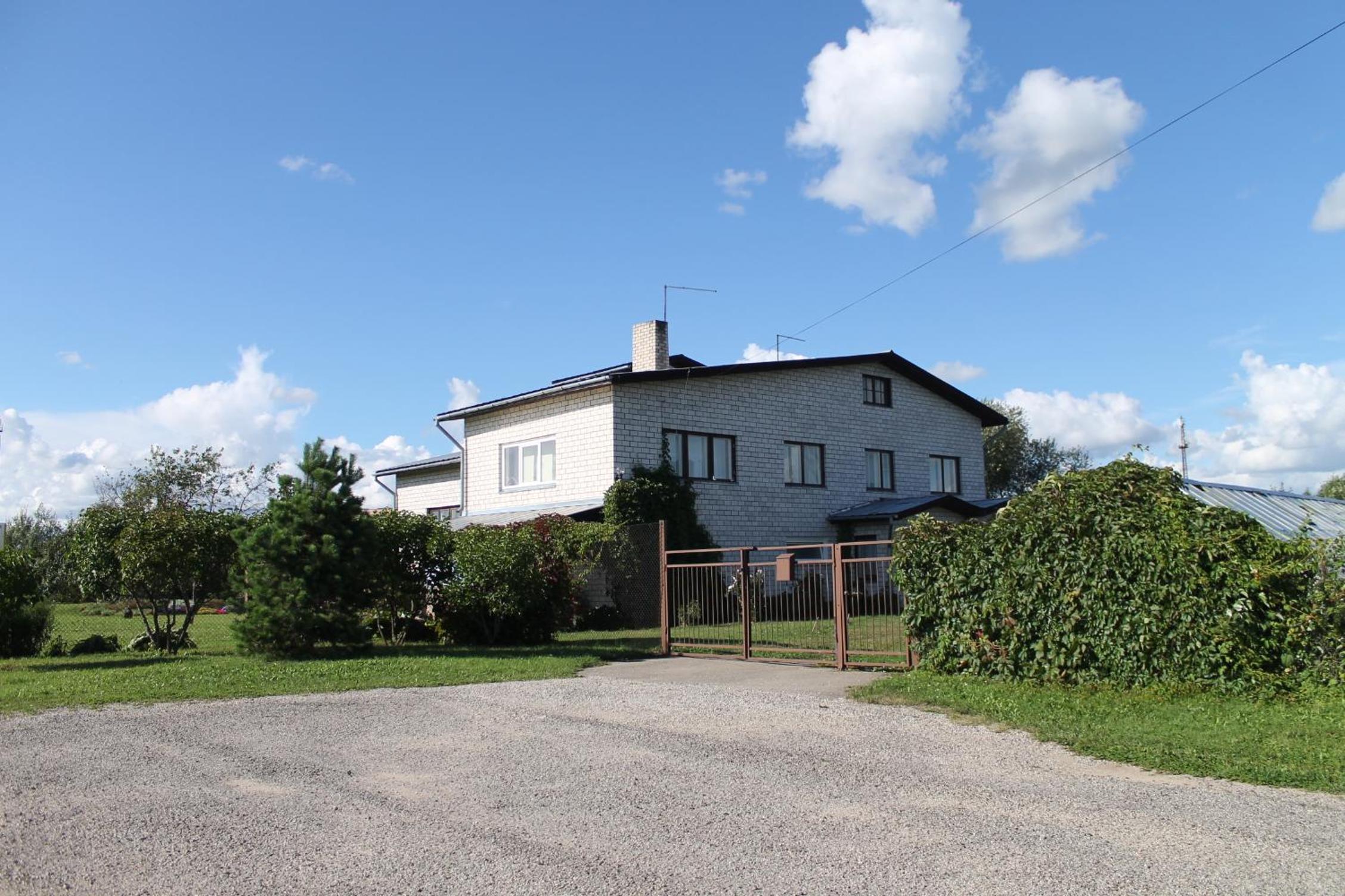 Lepa Guest House