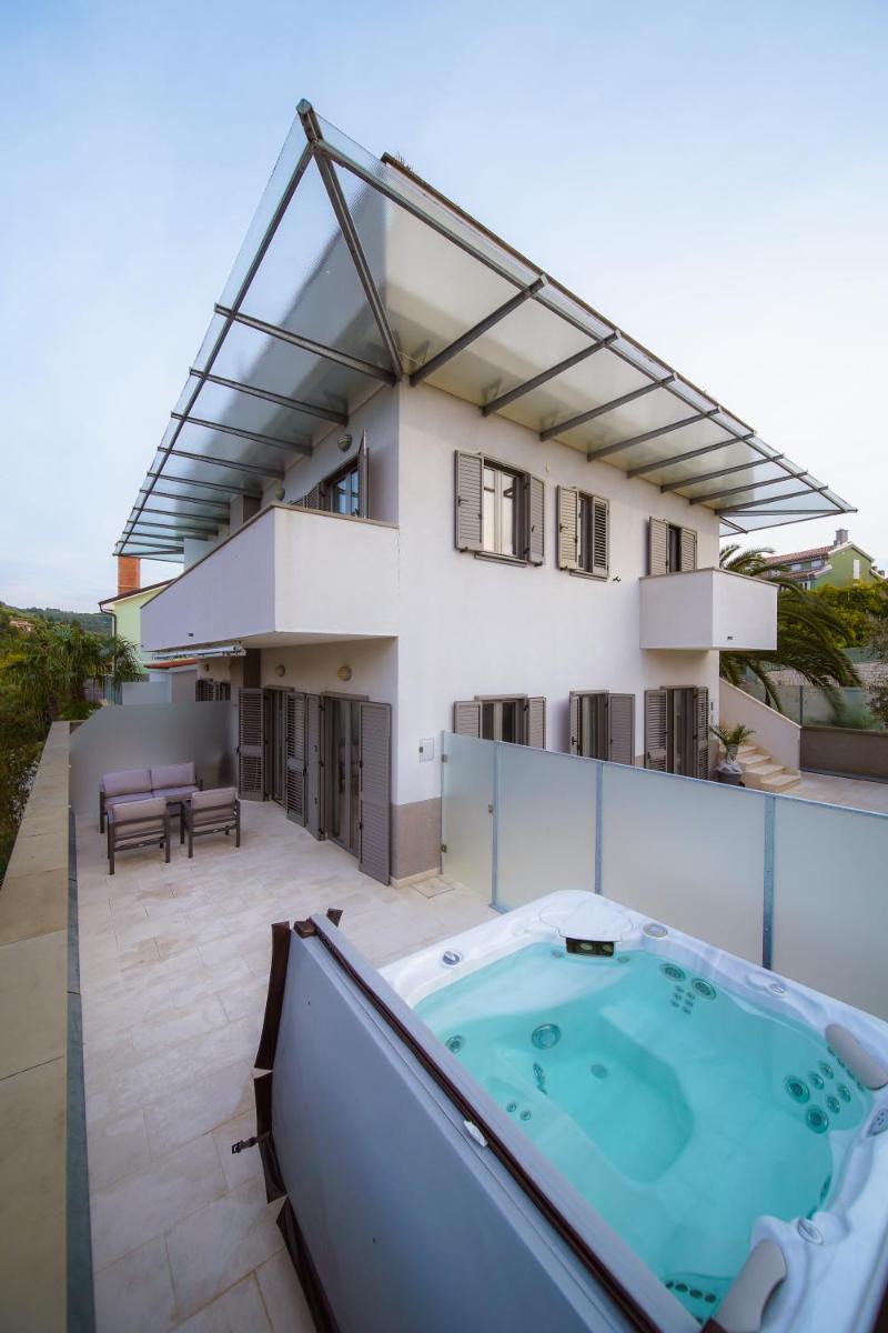 Jacuzzi