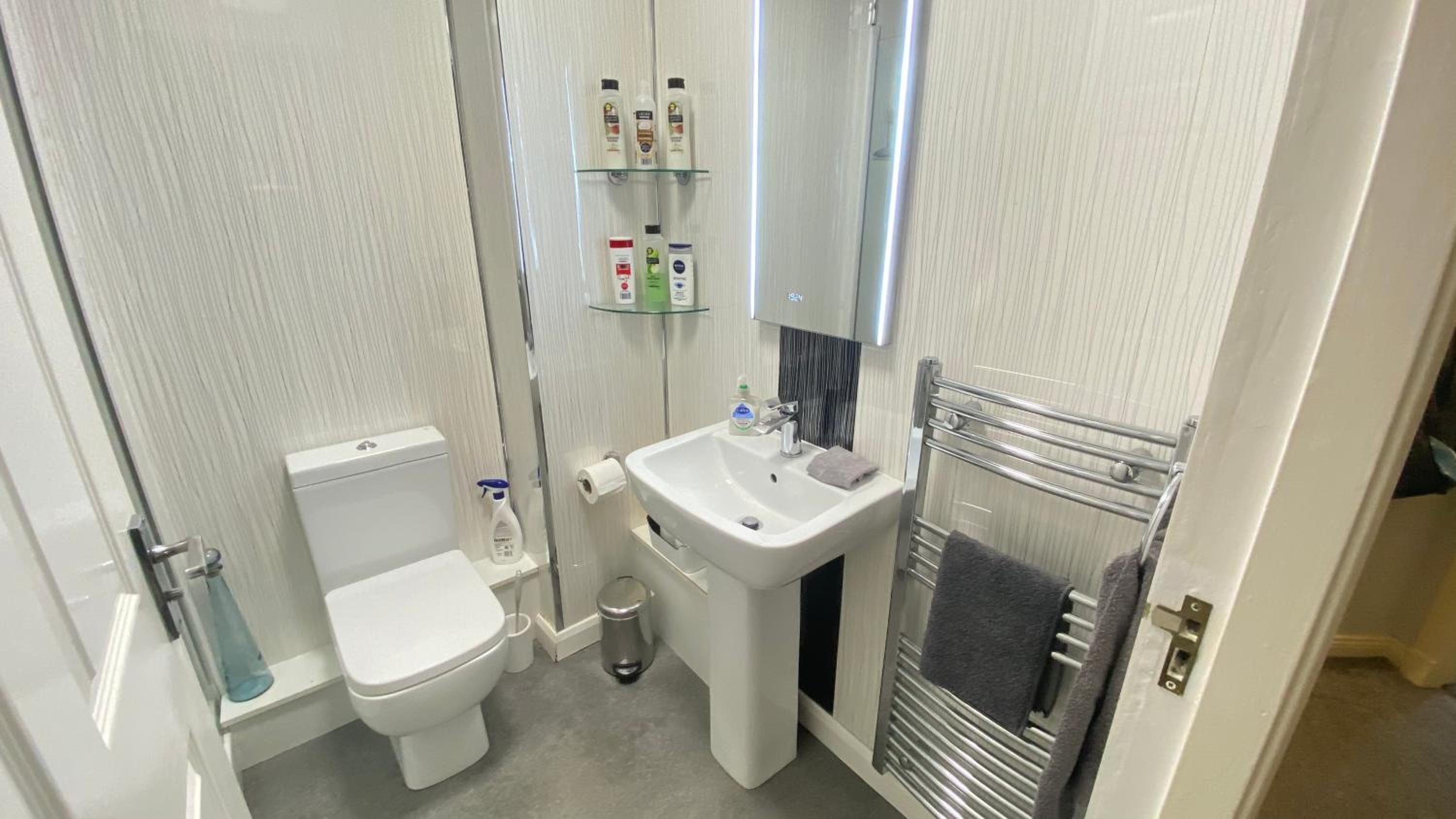 Photo 12