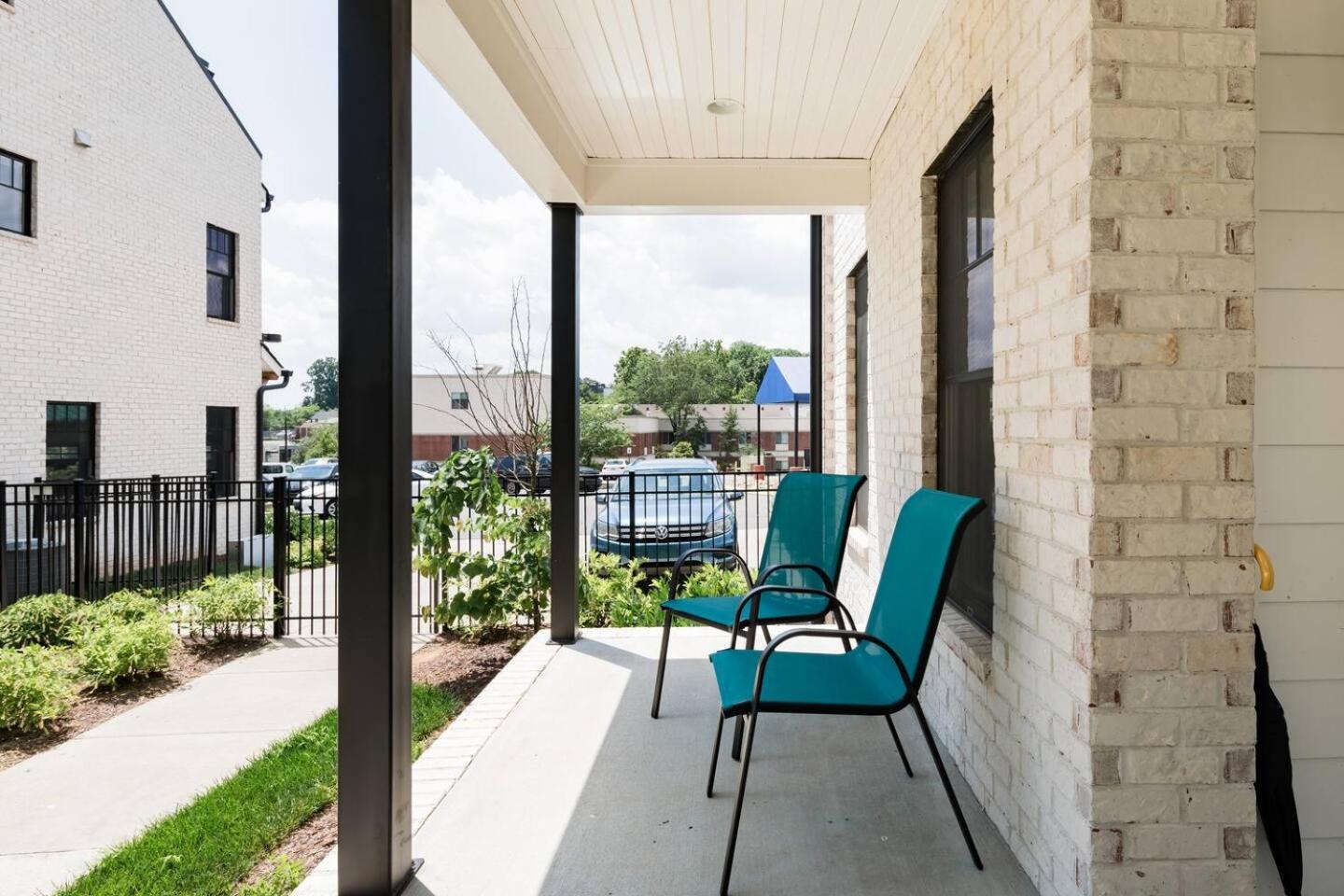Brand New Luxury Home near Downtown view 4