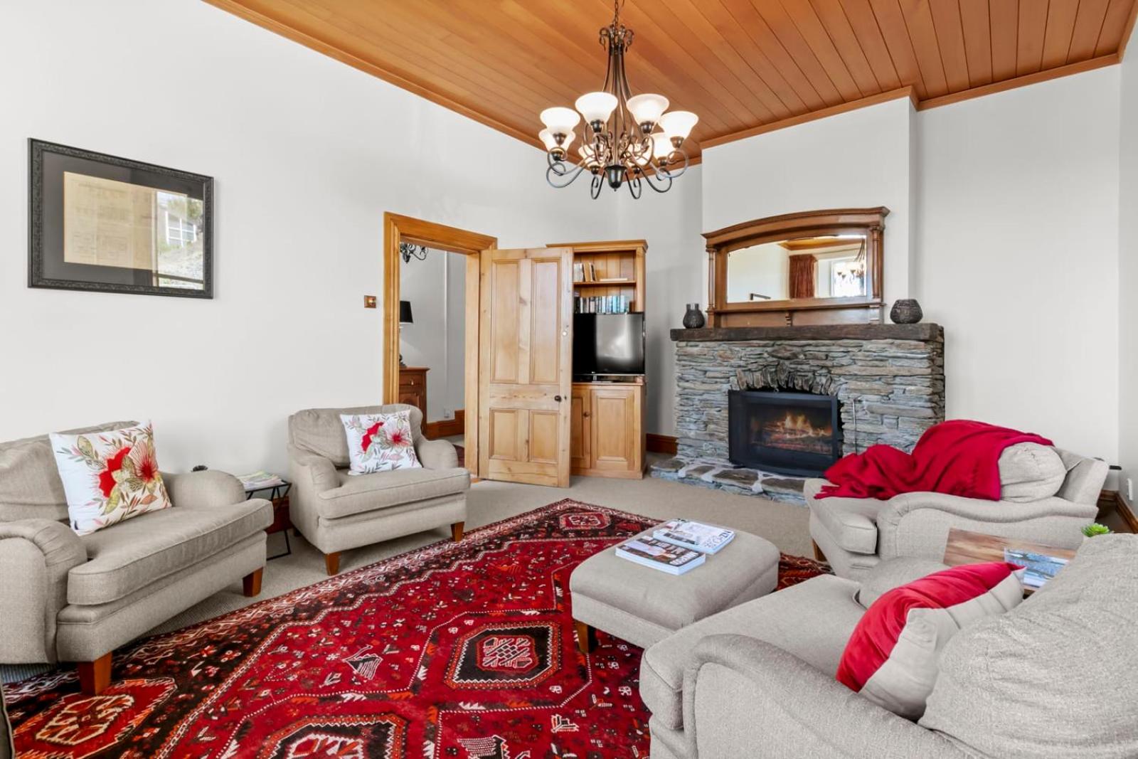 Historic Stonehouse & Alley Cottage - Sleeps 14 with spa pool view 2
