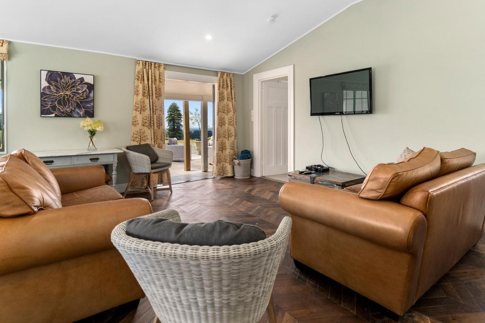 The Cottage - Te Puke Holiday Home view 2
