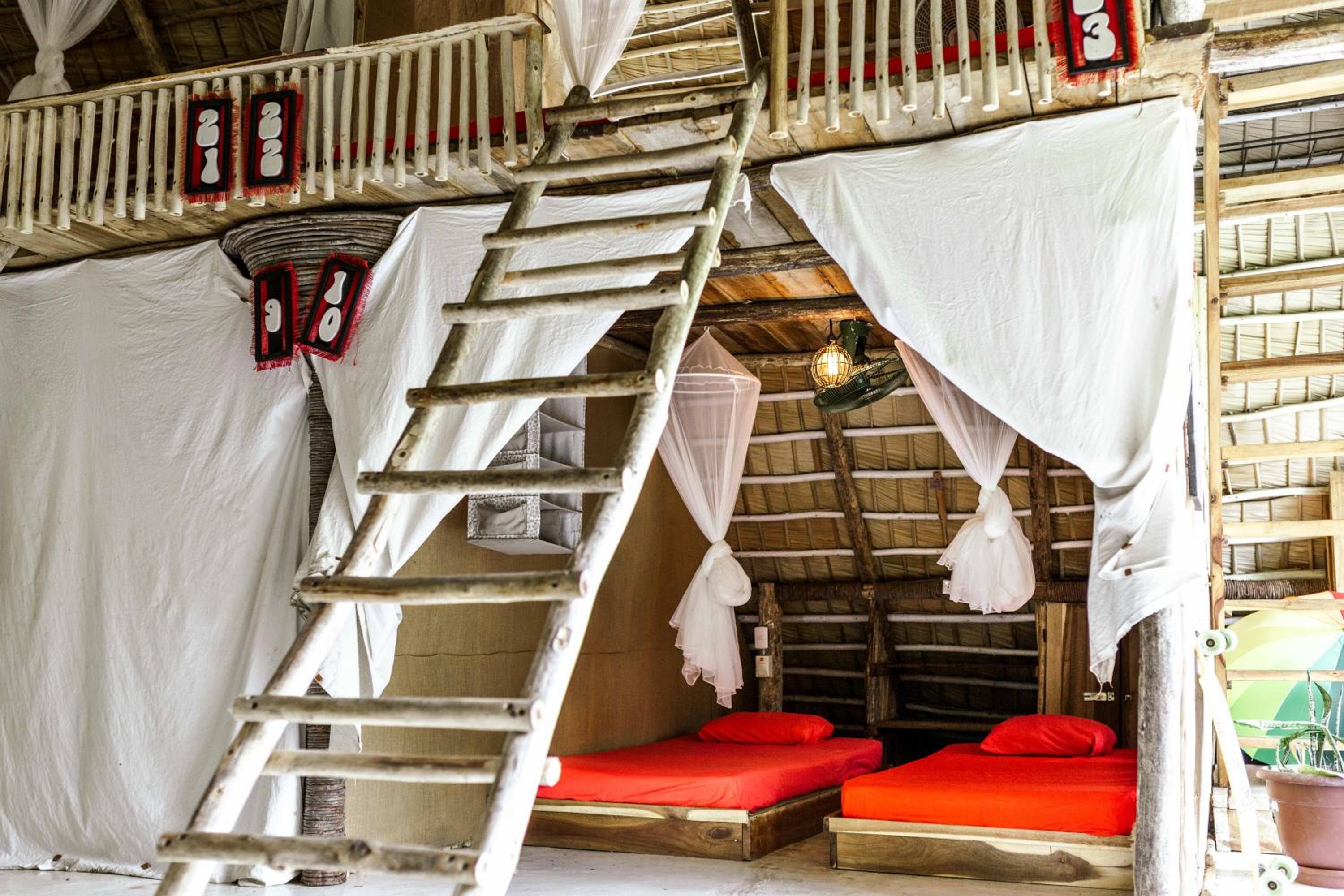 Ganesh Hostel & Shivas Bungalows